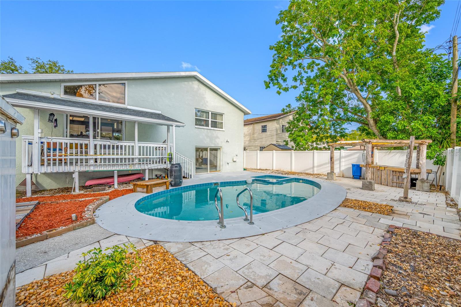 Image 64 of 75 For 756 61st Avenue Ne