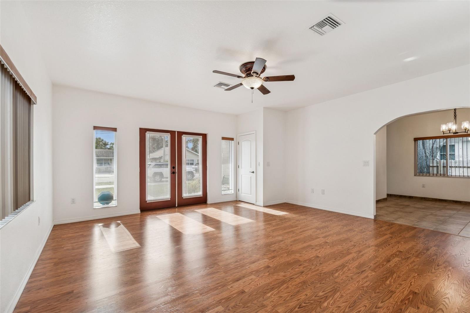 Image 19 of 89 For 4527 Haines Road N