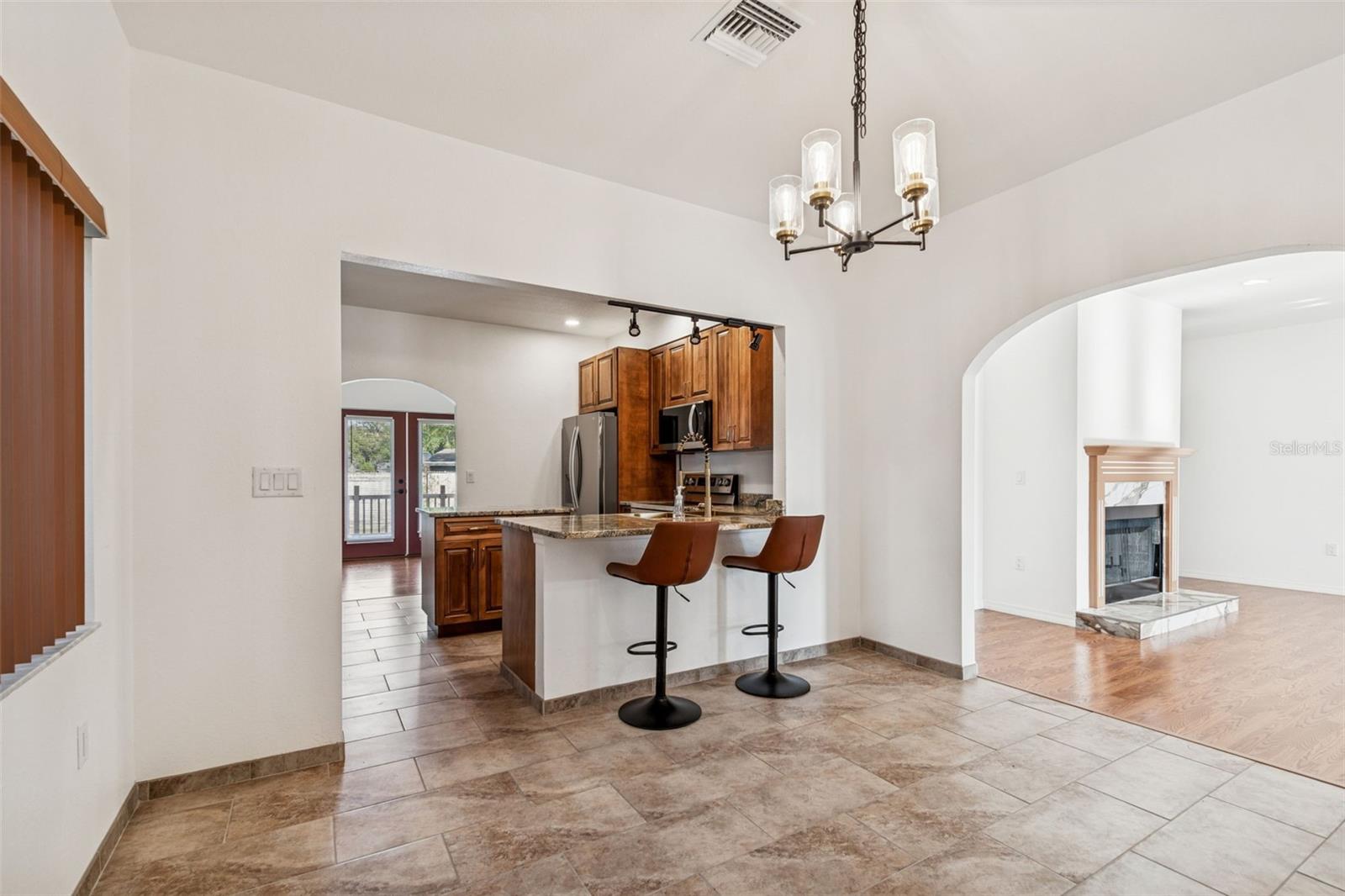 Image 25 of 89 For 4527 Haines Road N