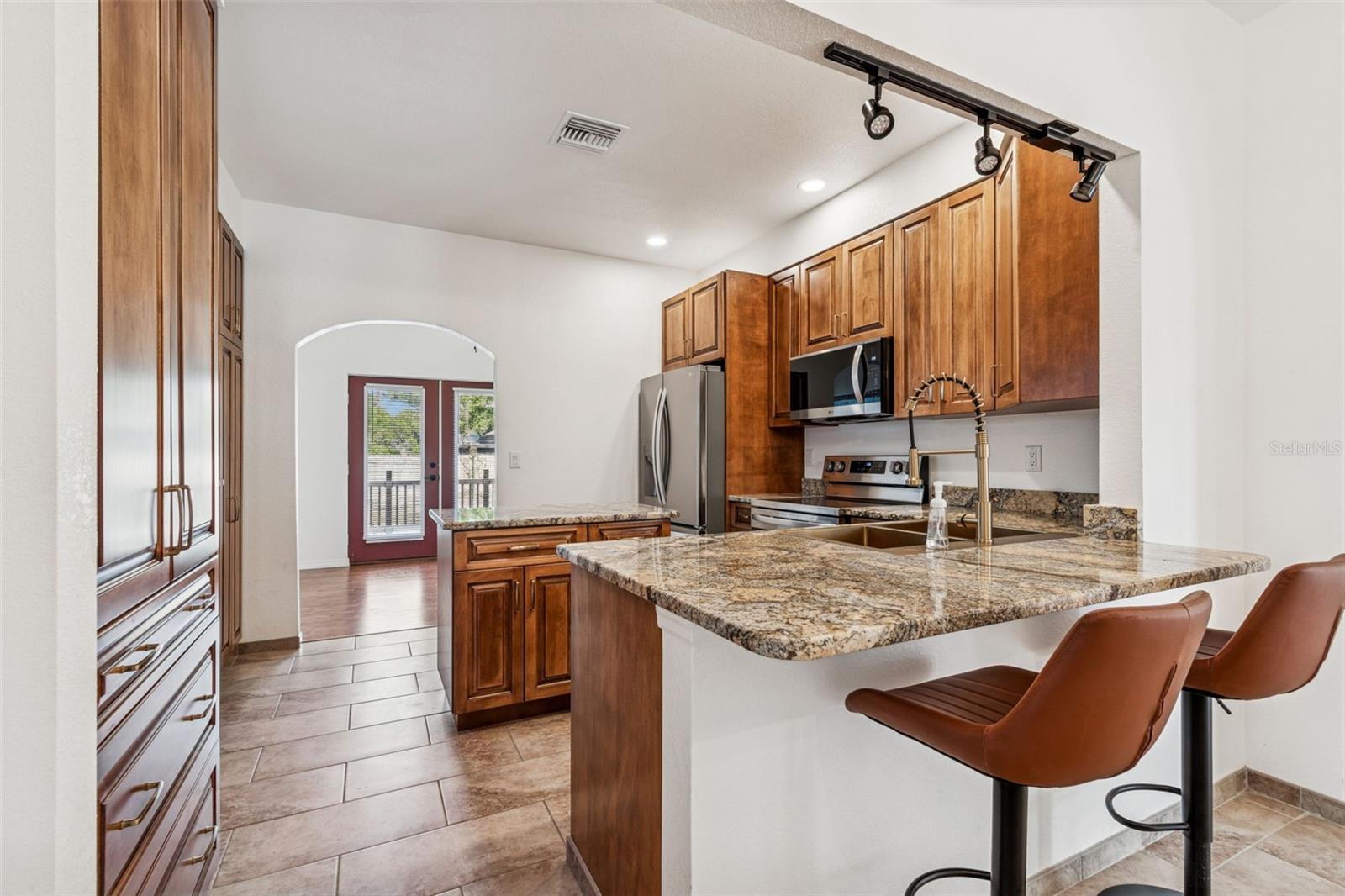 Image 28 of 89 For 4527 Haines Road N