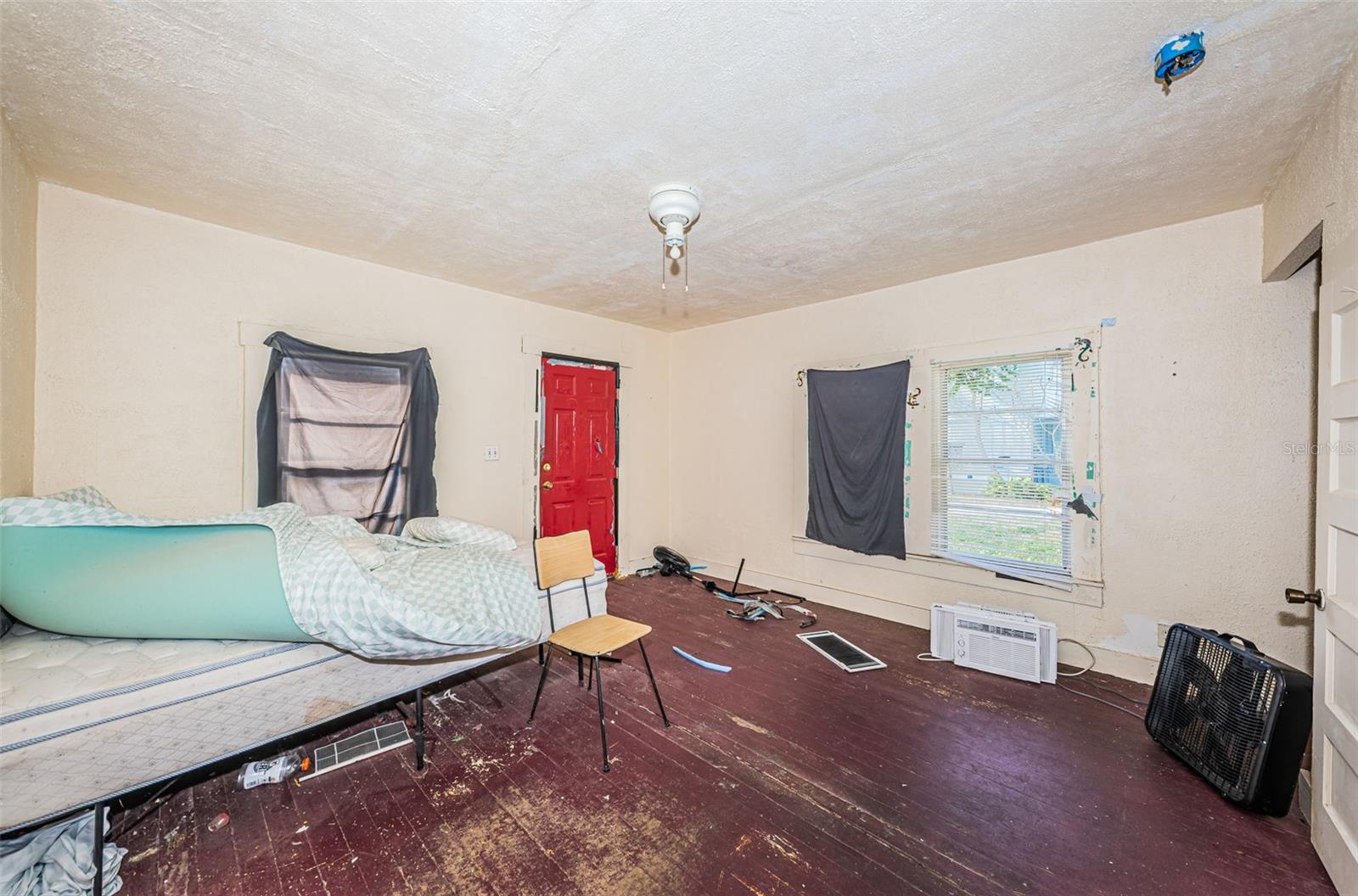 Image 32 of 42 For 2938 Beach Boulevard S