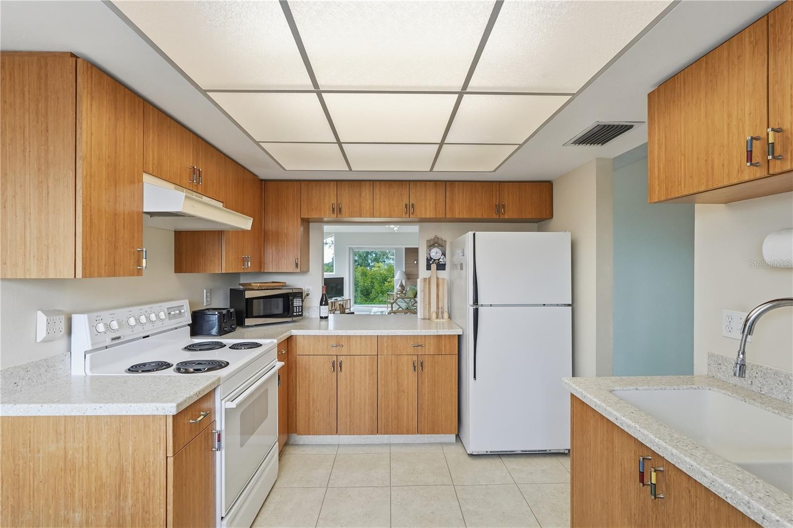 Image 10 of 27 For 1500 Sunset Road C10