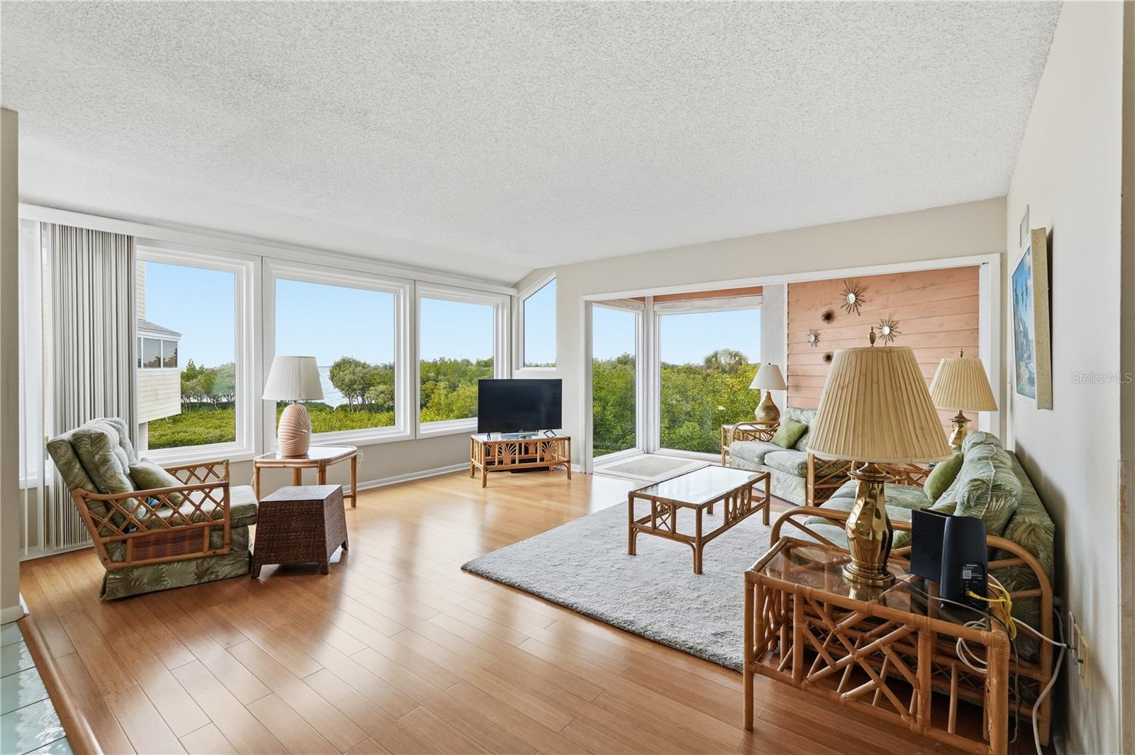 Image 3 of 27 For 1500 Sunset Road C10