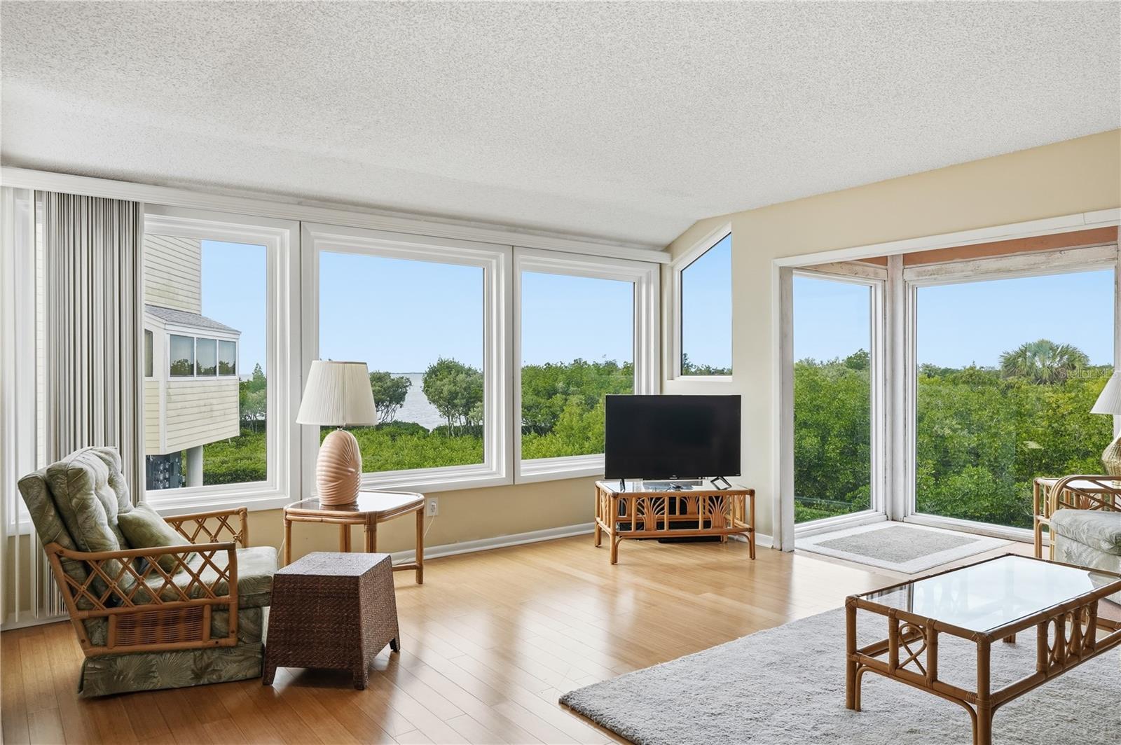 Image 4 of 27 For 1500 Sunset Road C10