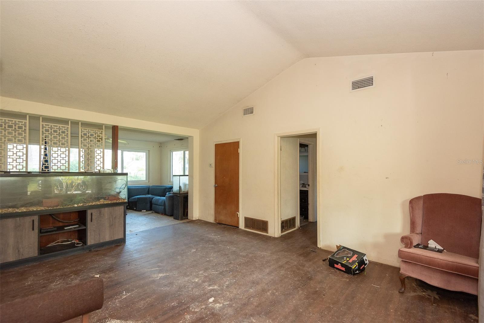 Image 11 of 43 For 840 Pineapple Road