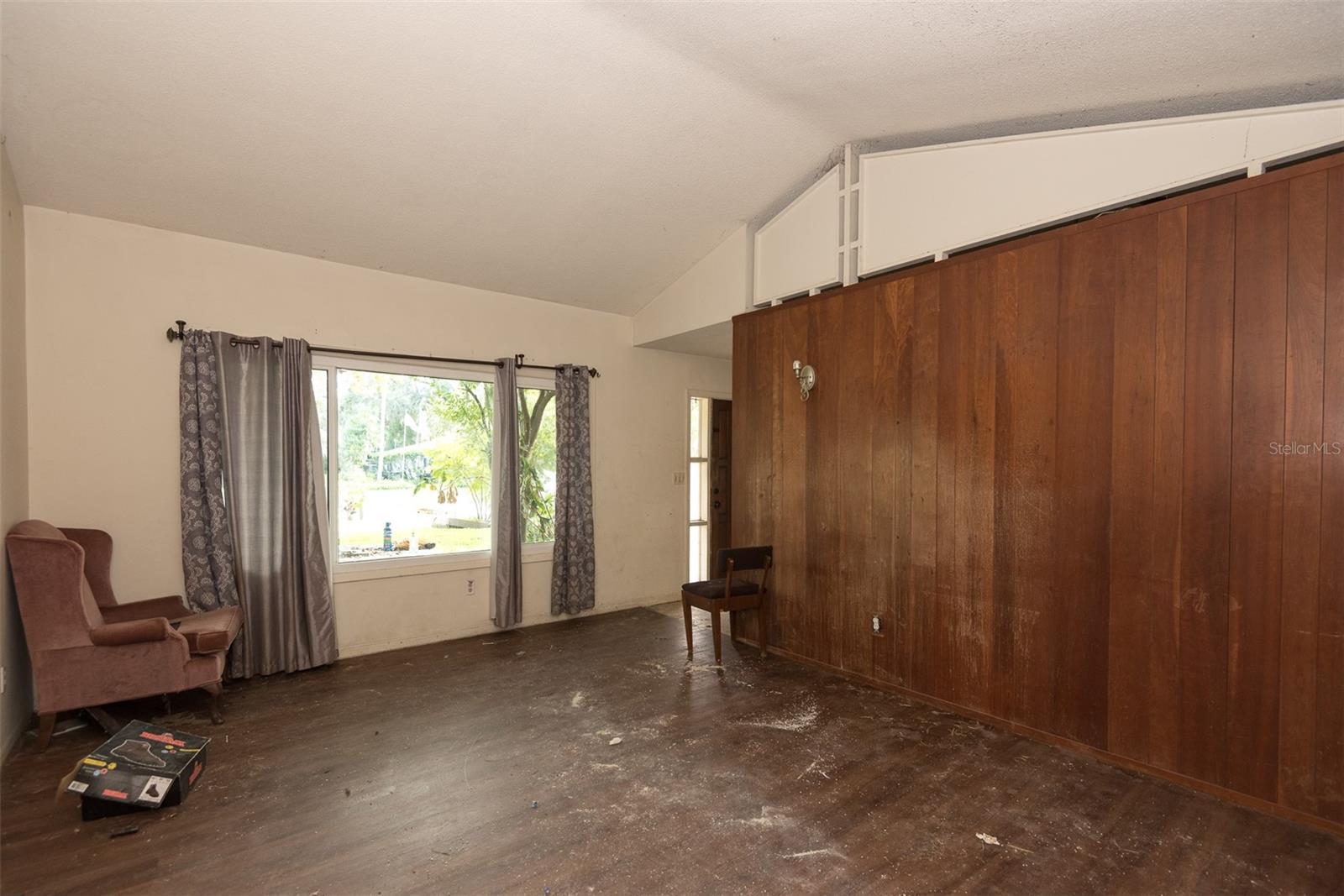 Image 13 of 43 For 840 Pineapple Road