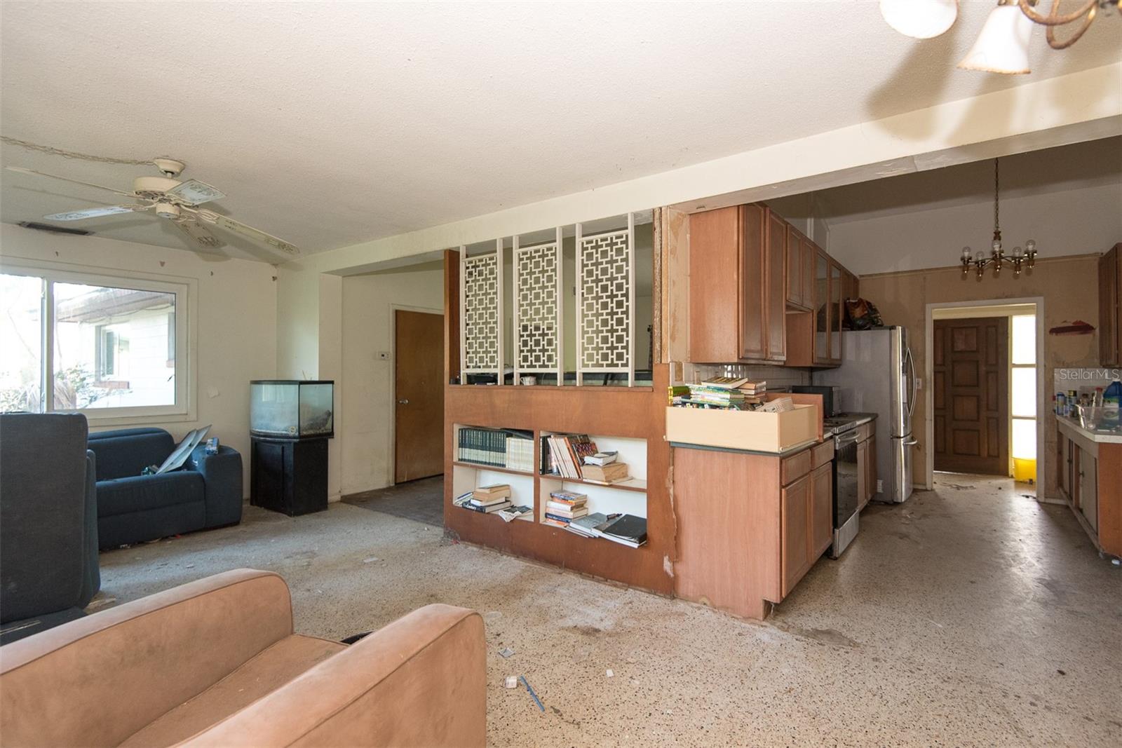 Image 17 of 43 For 840 Pineapple Road