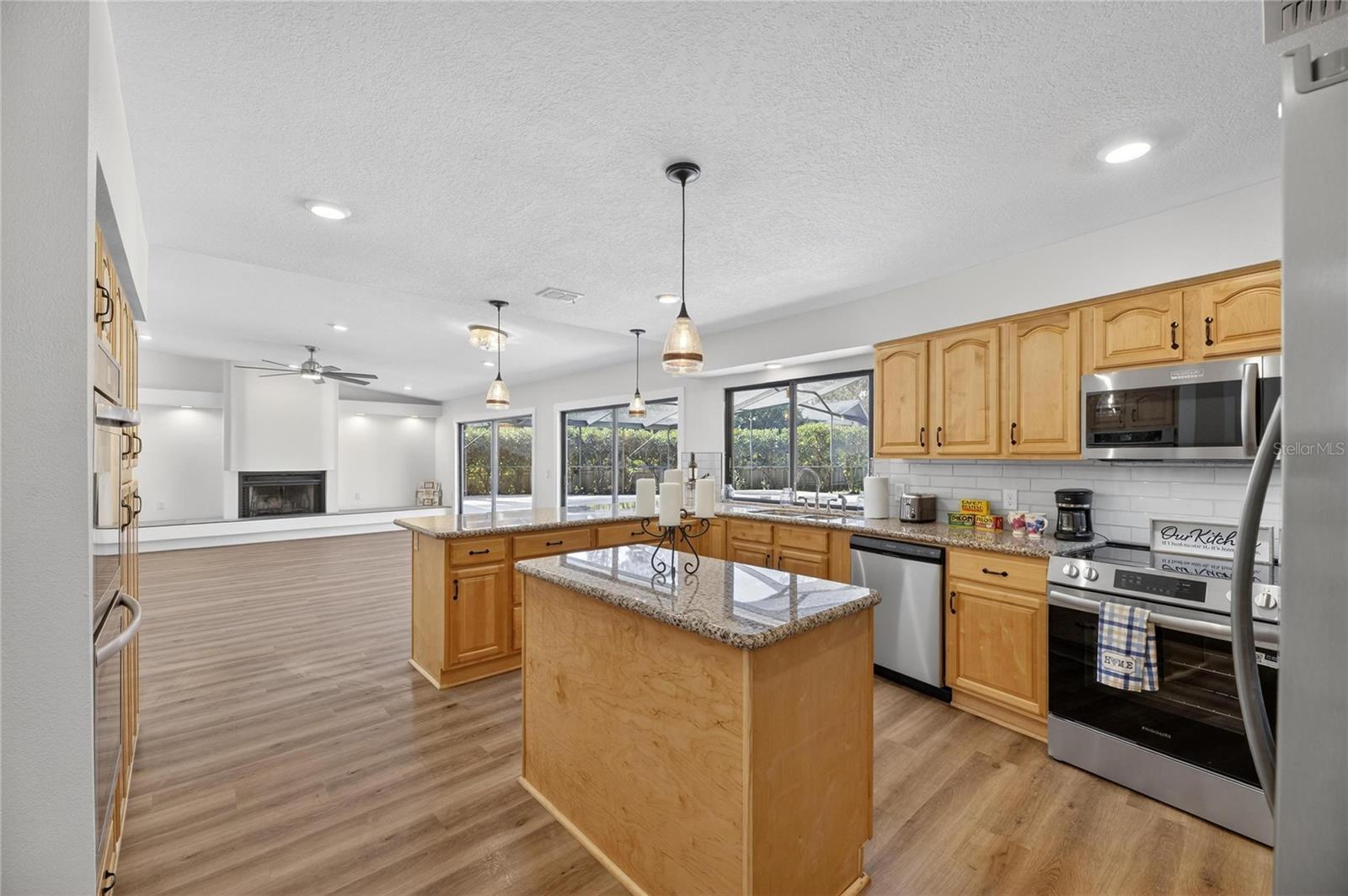 Image 36 of 77 For 511 Sportsman Park Drive