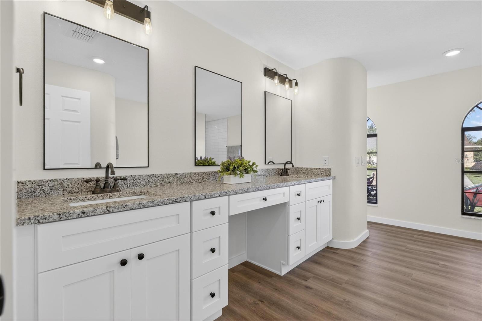 Image 58 of 77 For 511 Sportsman Park Drive