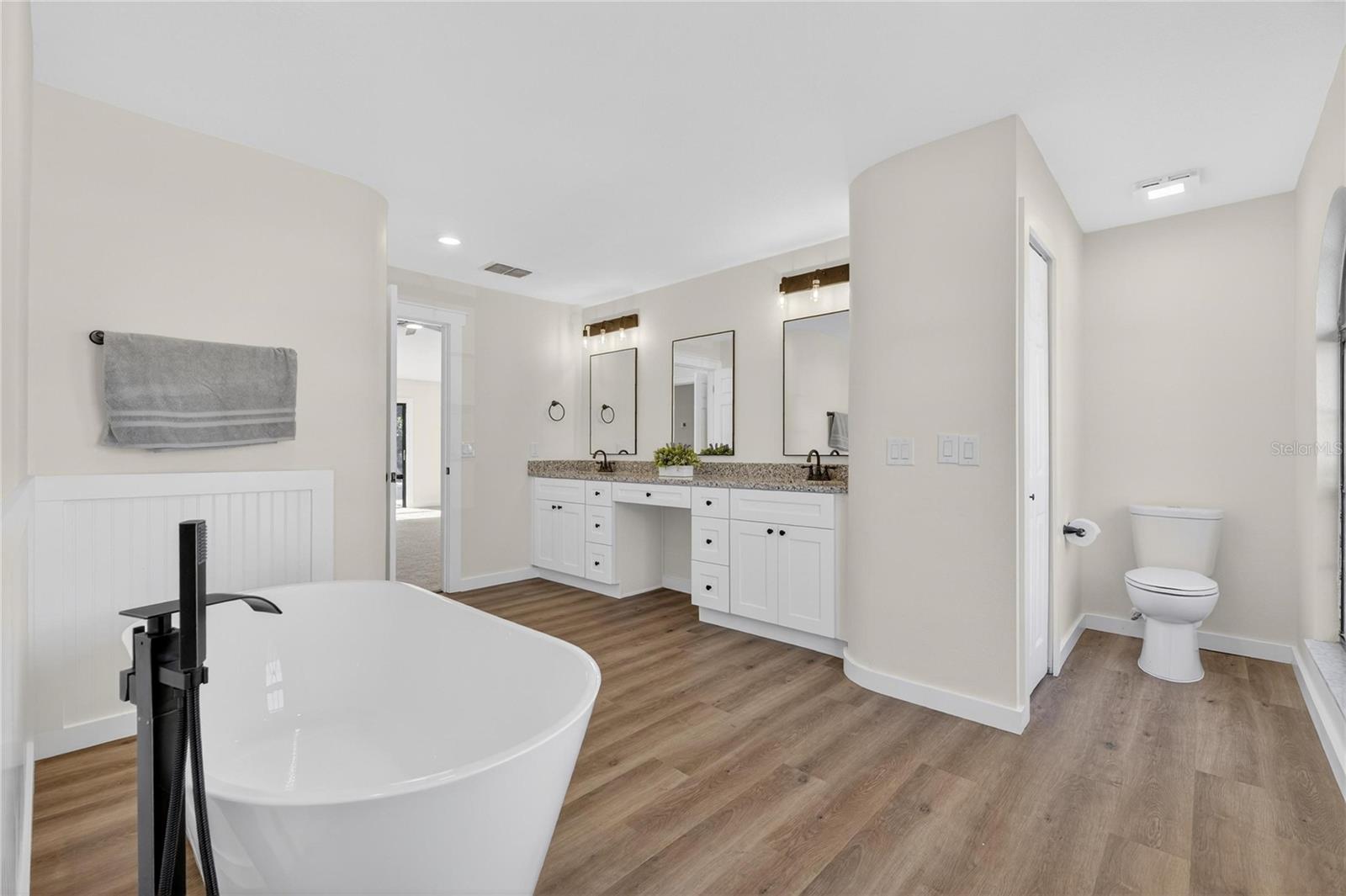 Image 60 of 77 For 511 Sportsman Park Drive