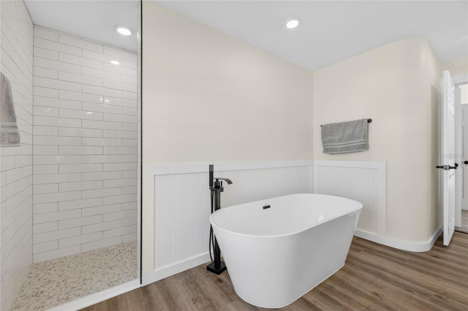 Image 61 of 77 For 511 Sportsman Park Drive