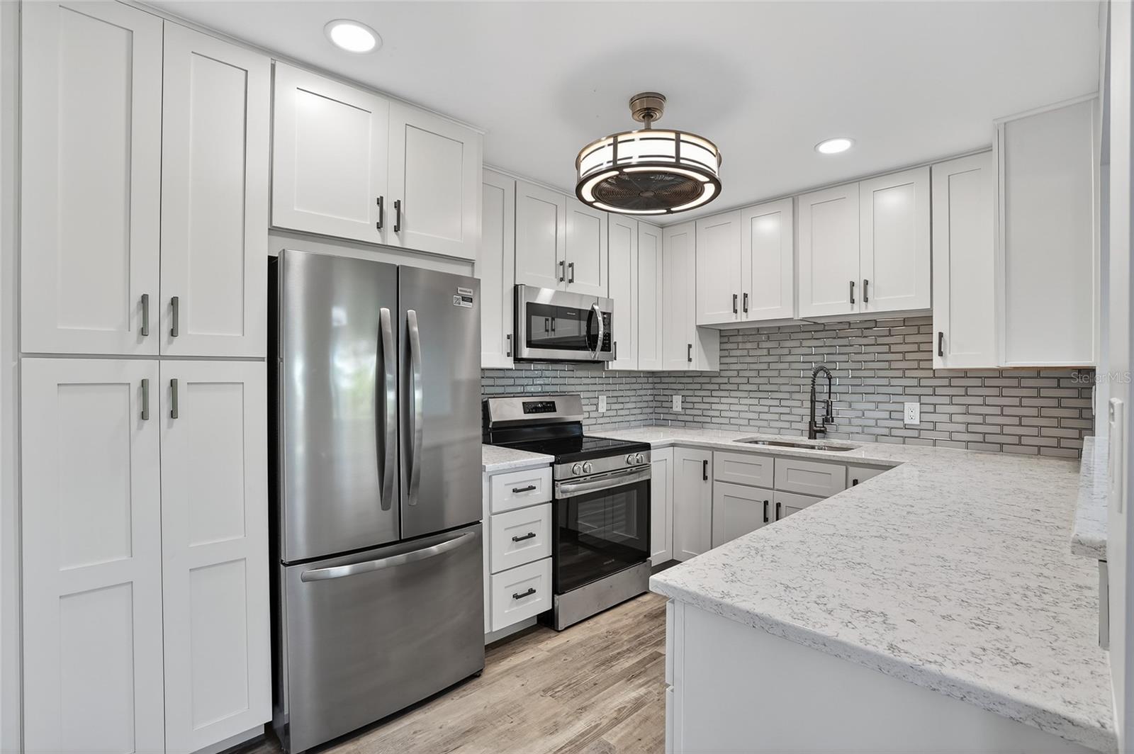 Image 12 of 36 For 1401 Gulf Boulevard 102