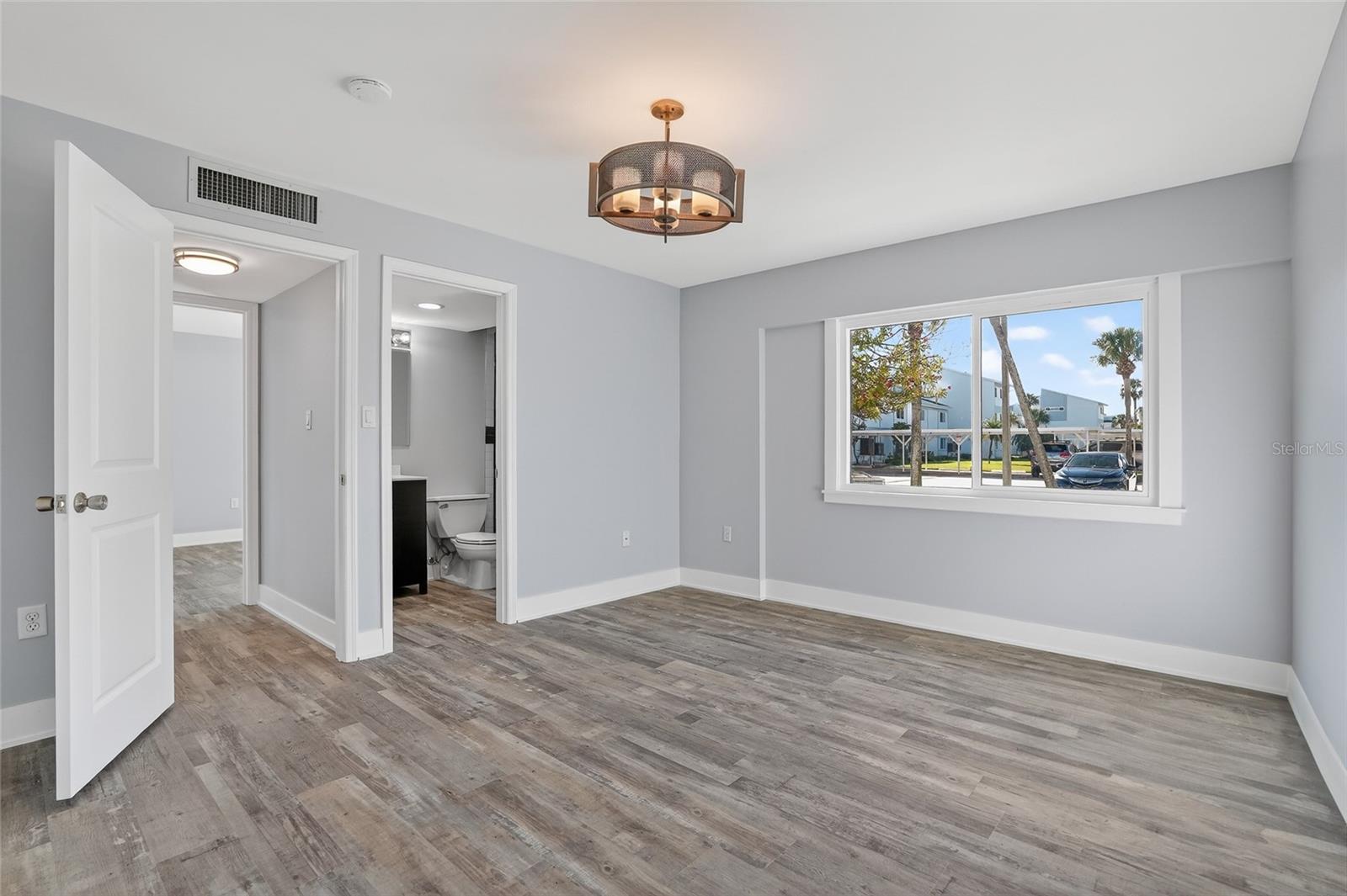 Image 17 of 36 For 1401 Gulf Boulevard 102