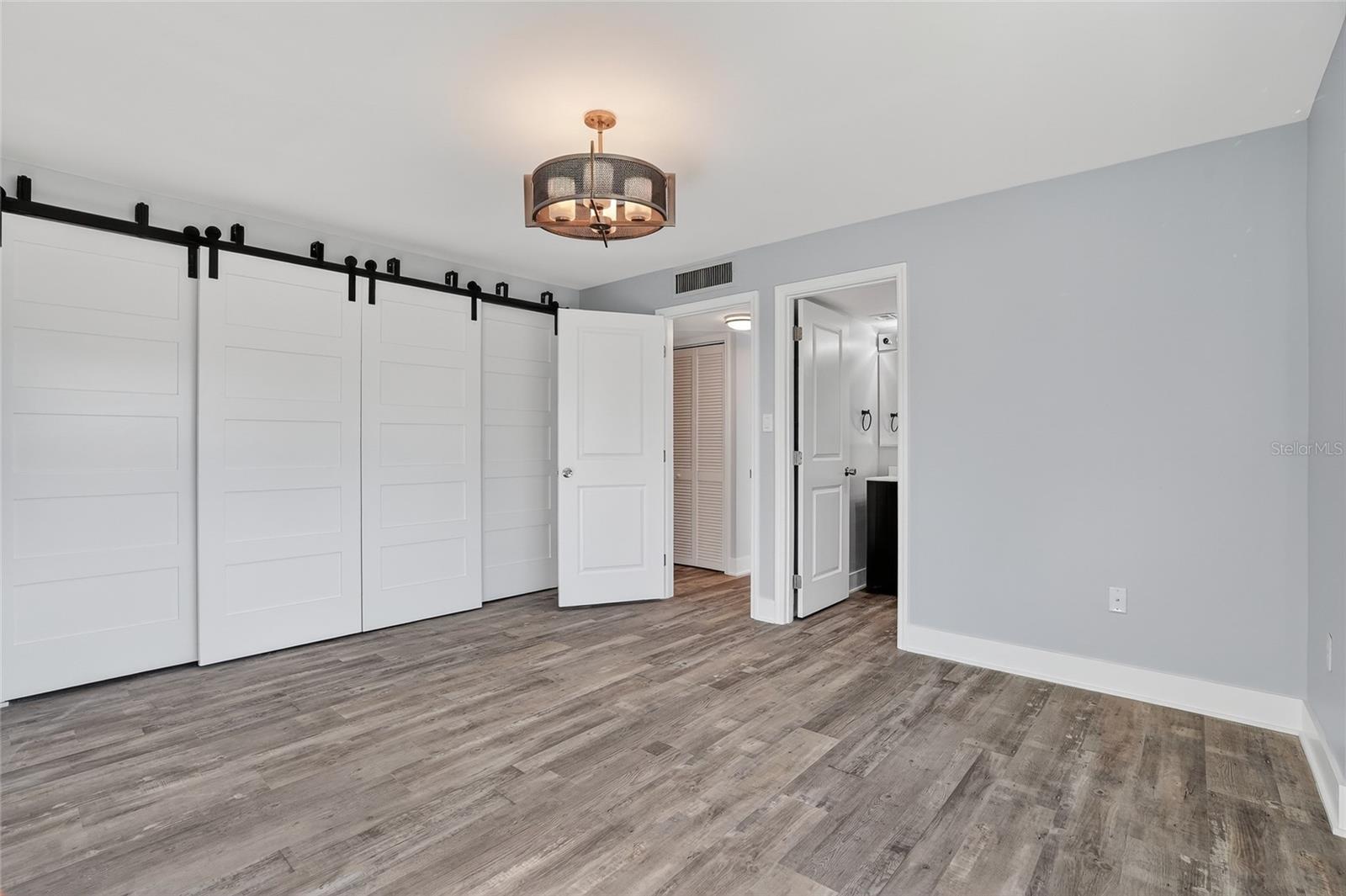 Image 18 of 36 For 1401 Gulf Boulevard 102