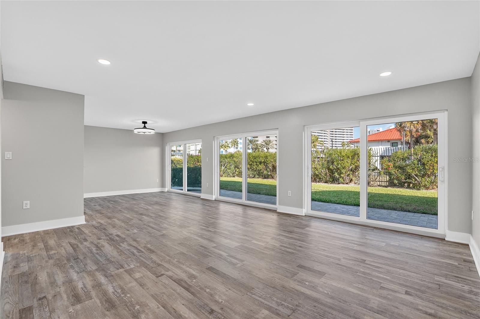 Image 3 of 36 For 1401 Gulf Boulevard 102