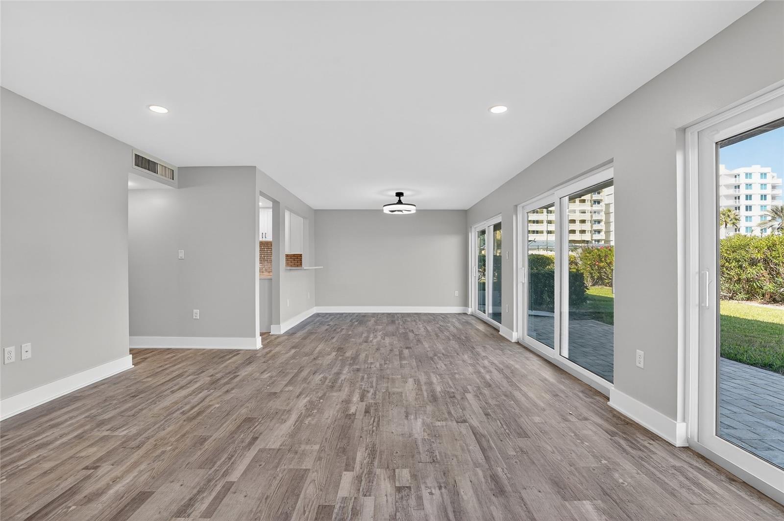 Image 4 of 36 For 1401 Gulf Boulevard 102