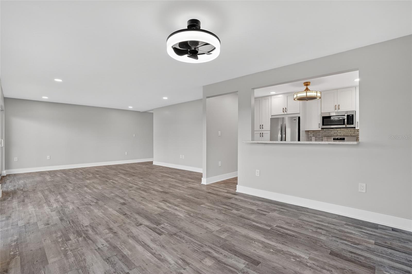 Image 9 of 36 For 1401 Gulf Boulevard 102