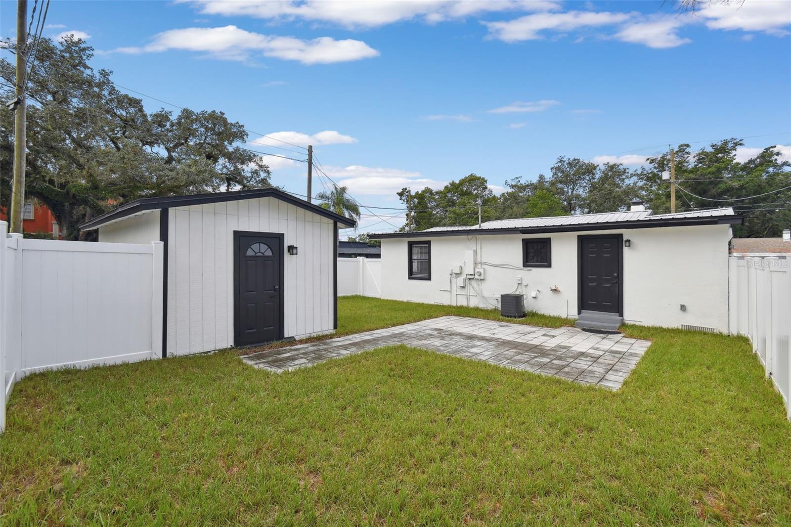 Image 24 of 27 For 3901 Ola Avenue