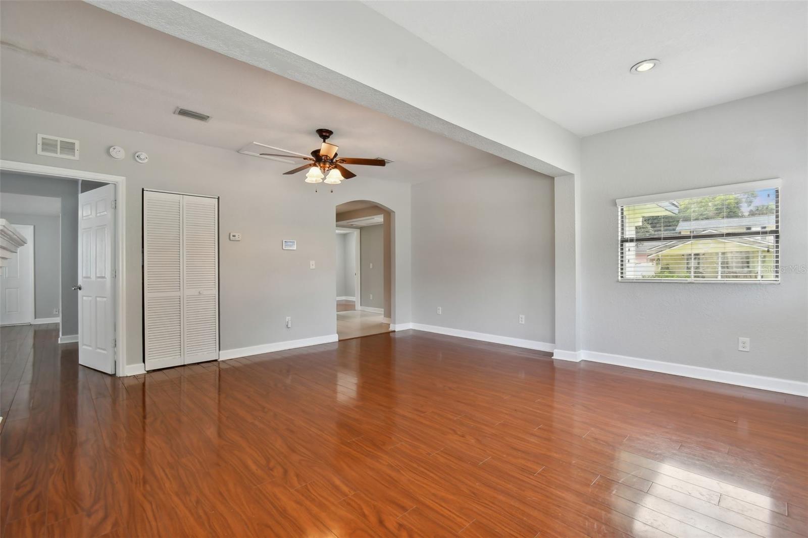 Image 4 of 27 For 3901 Ola Avenue