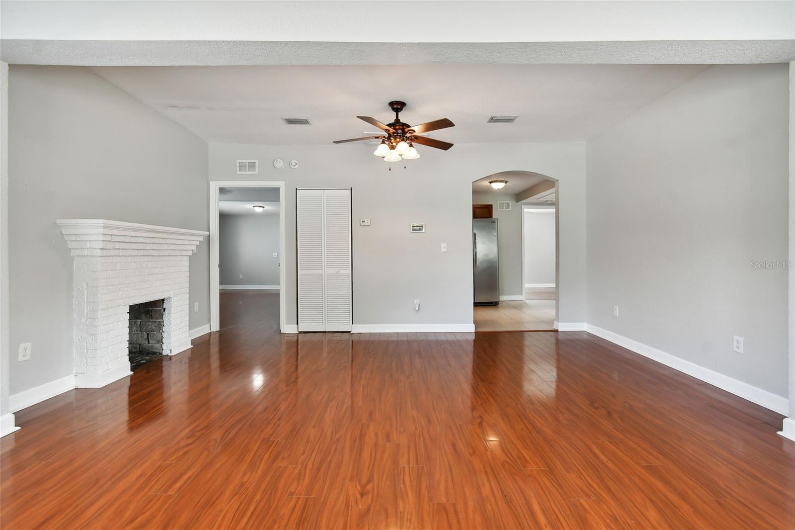 Image 5 of 27 For 3901 Ola Avenue