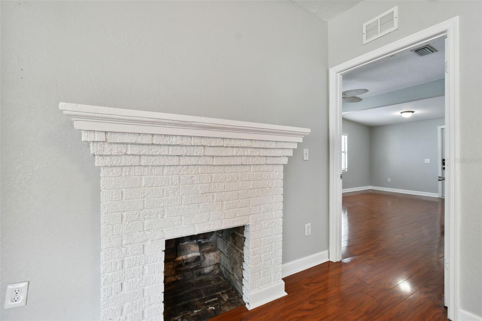 Image 7 of 27 For 3901 Ola Avenue