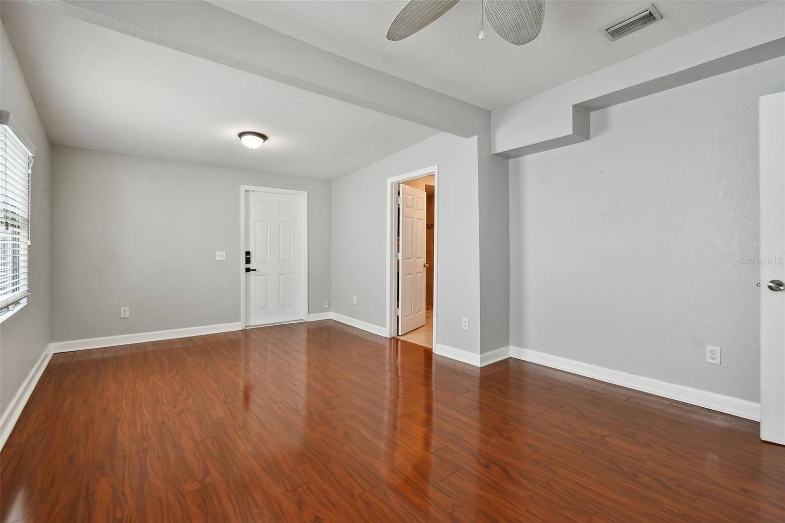 Image 9 of 27 For 3901 Ola Avenue