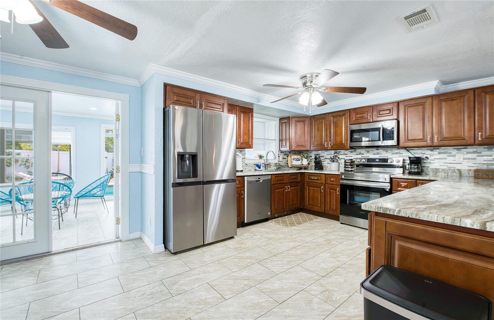 Image 11 of 42 For 6724 77th Avenue N