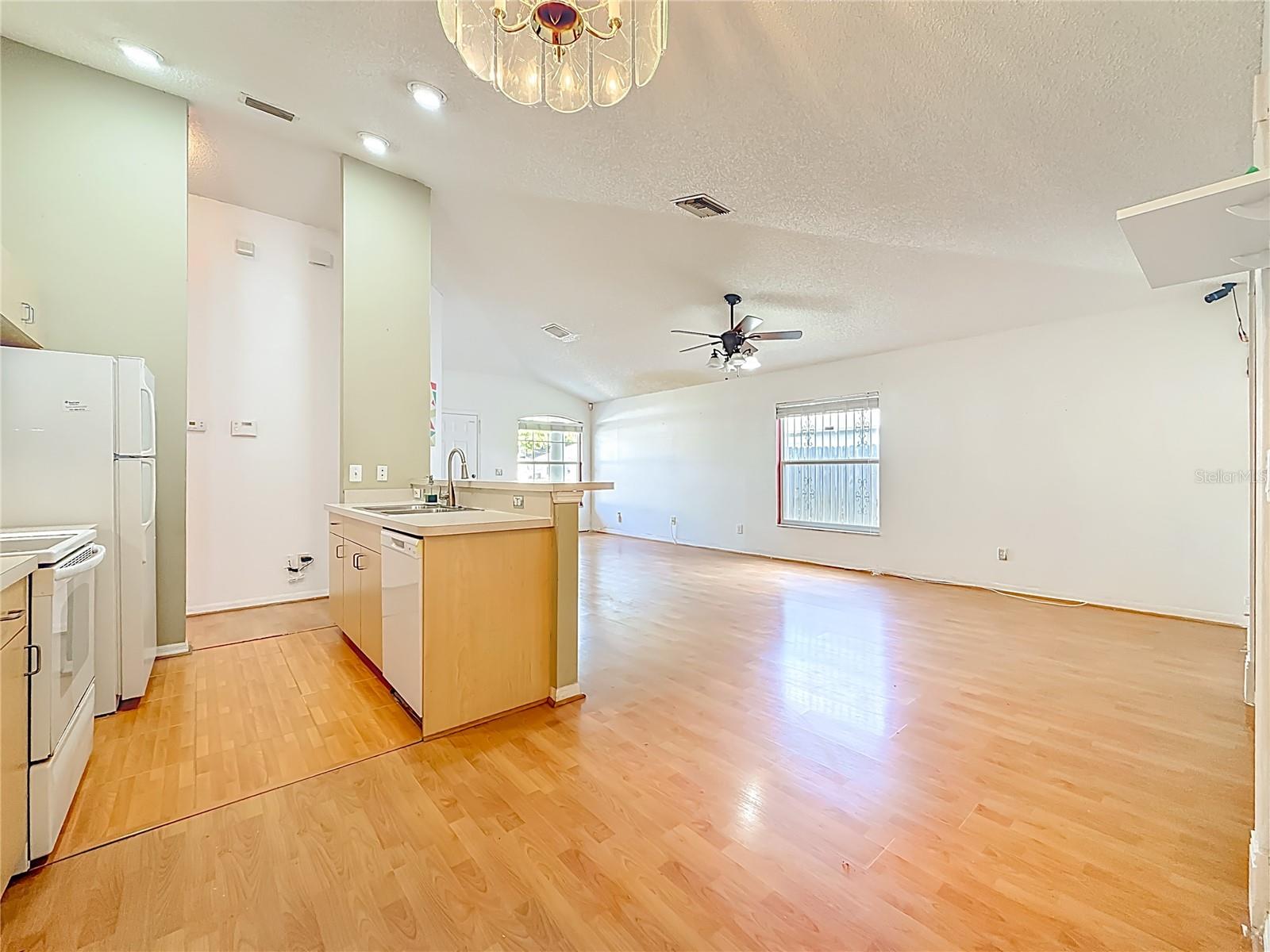 Image 11 of 61 For 1926 29th Avenue N