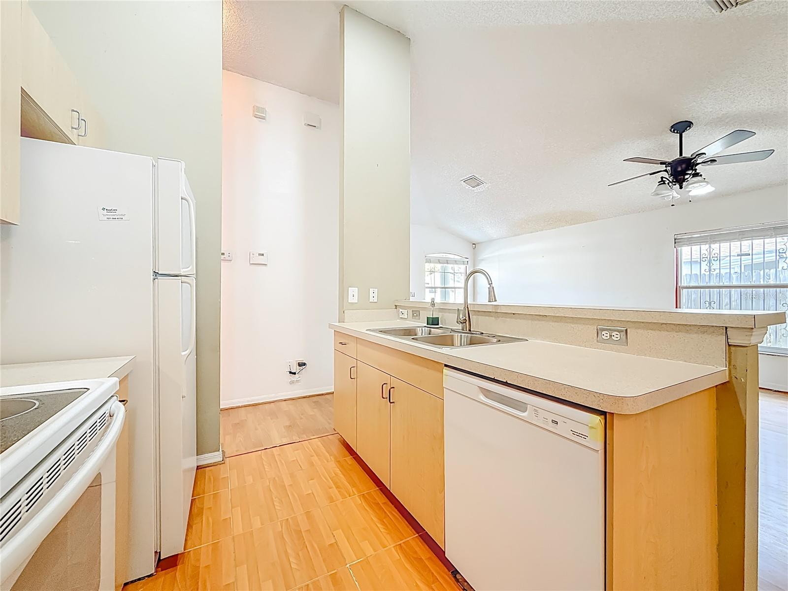 Image 14 of 61 For 1926 29th Avenue N