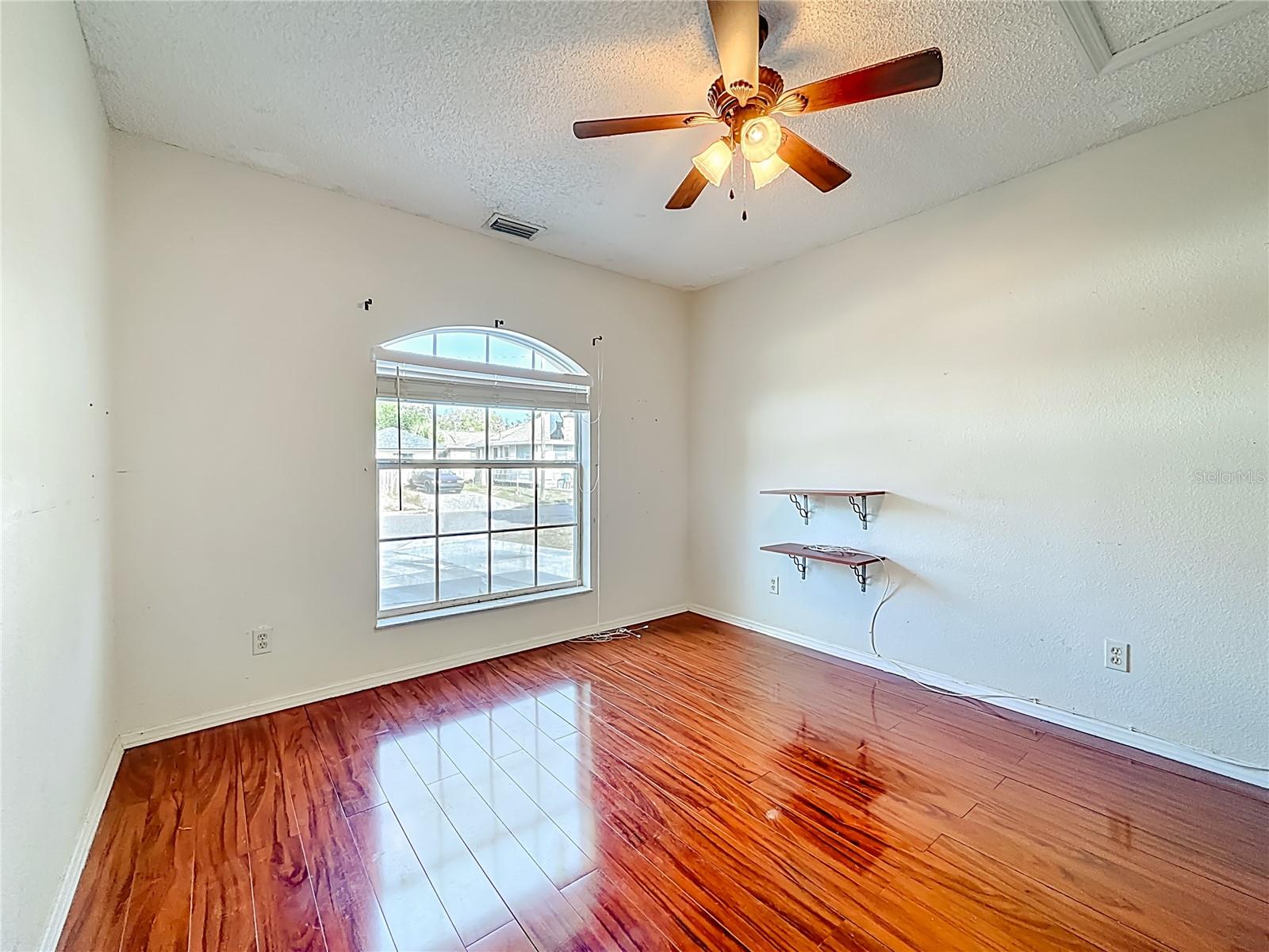 Image 23 of 61 For 1926 29th Avenue N