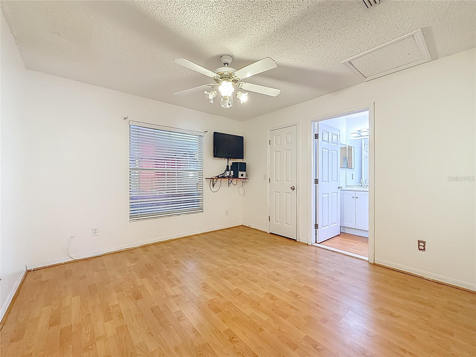 Image 26 of 61 For 1926 29th Avenue N