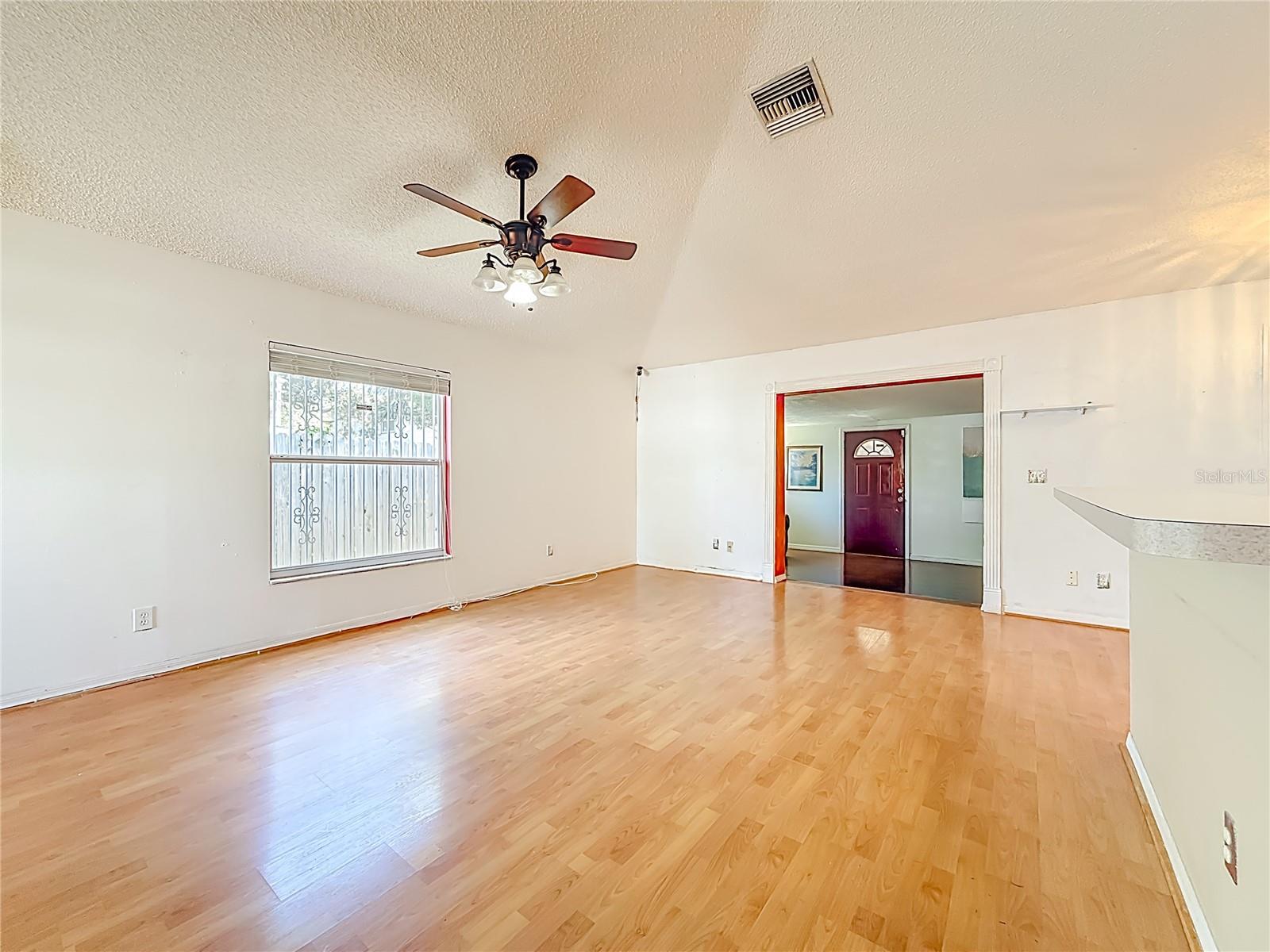 Image 8 of 61 For 1926 29th Avenue N