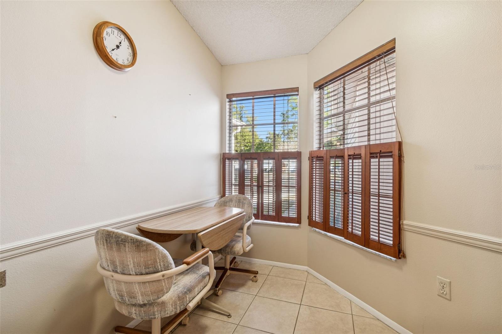 Image 18 of 61 For 3121 Beecher Drive E A