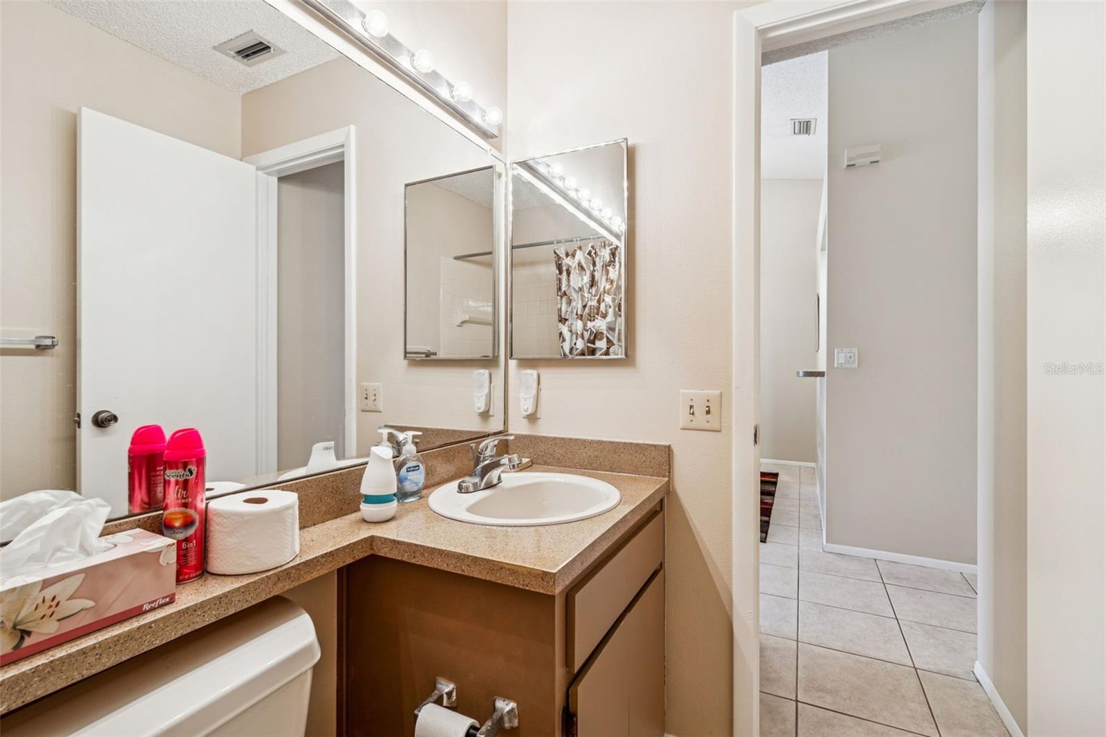 Image 21 of 61 For 3121 Beecher Drive E A