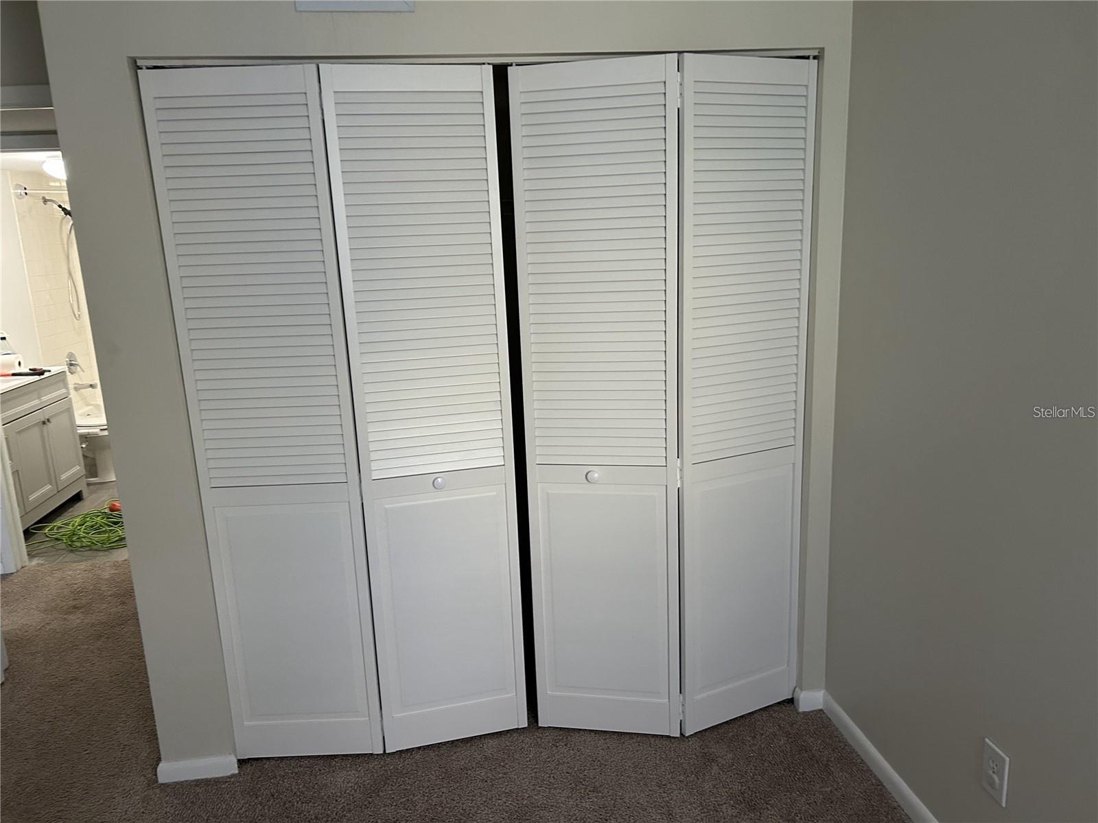 Image 24 of 45 For 3002 Cleveland Street B7