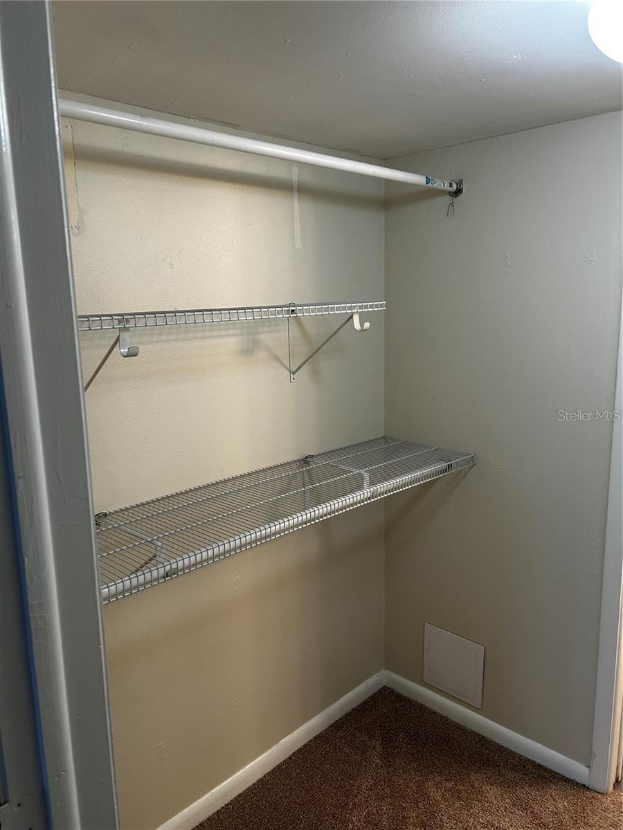 Image 28 of 45 For 3002 Cleveland Street B7