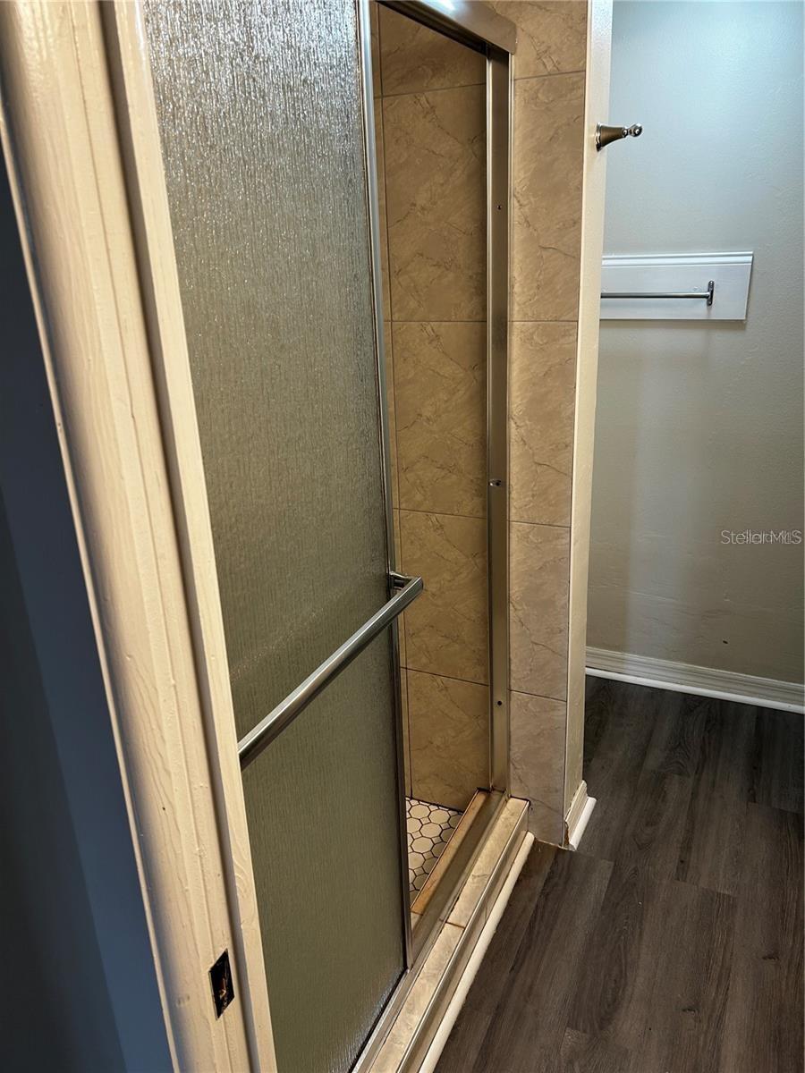 Image 37 of 45 For 3002 Cleveland Street B7