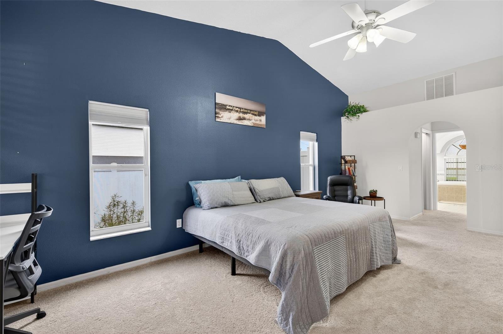 Listing photo id 23 for 4156 Candler Avenue