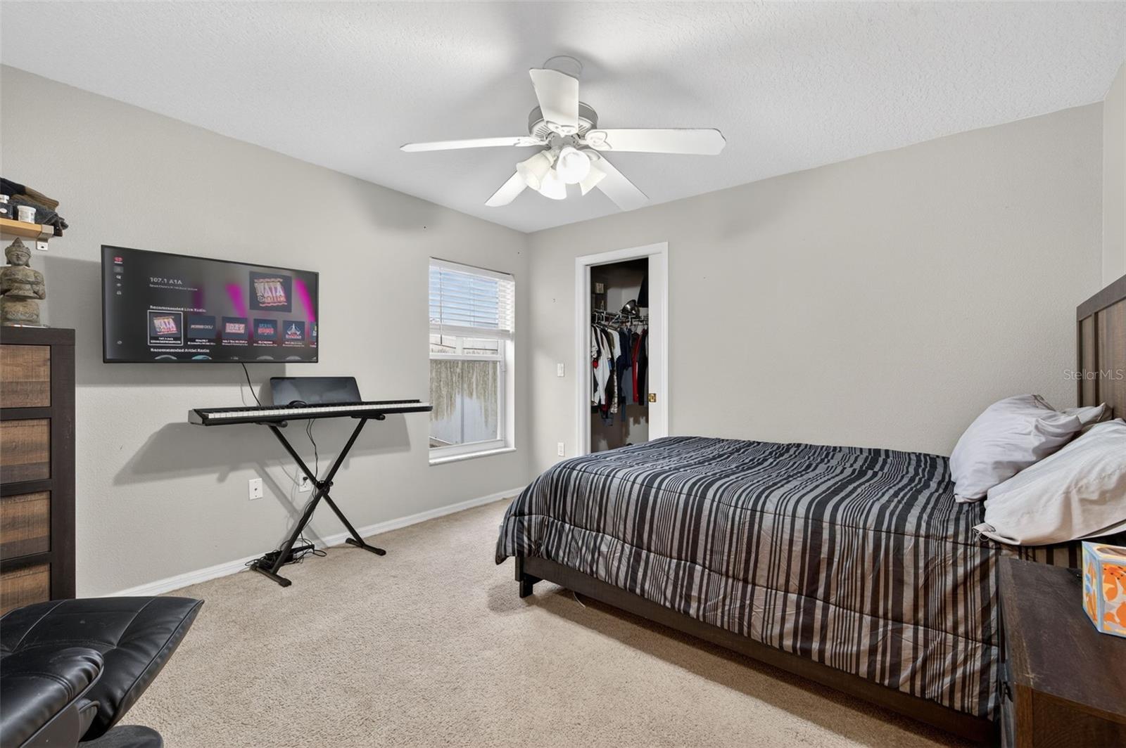 Listing photo id 31 for 4156 Candler Avenue