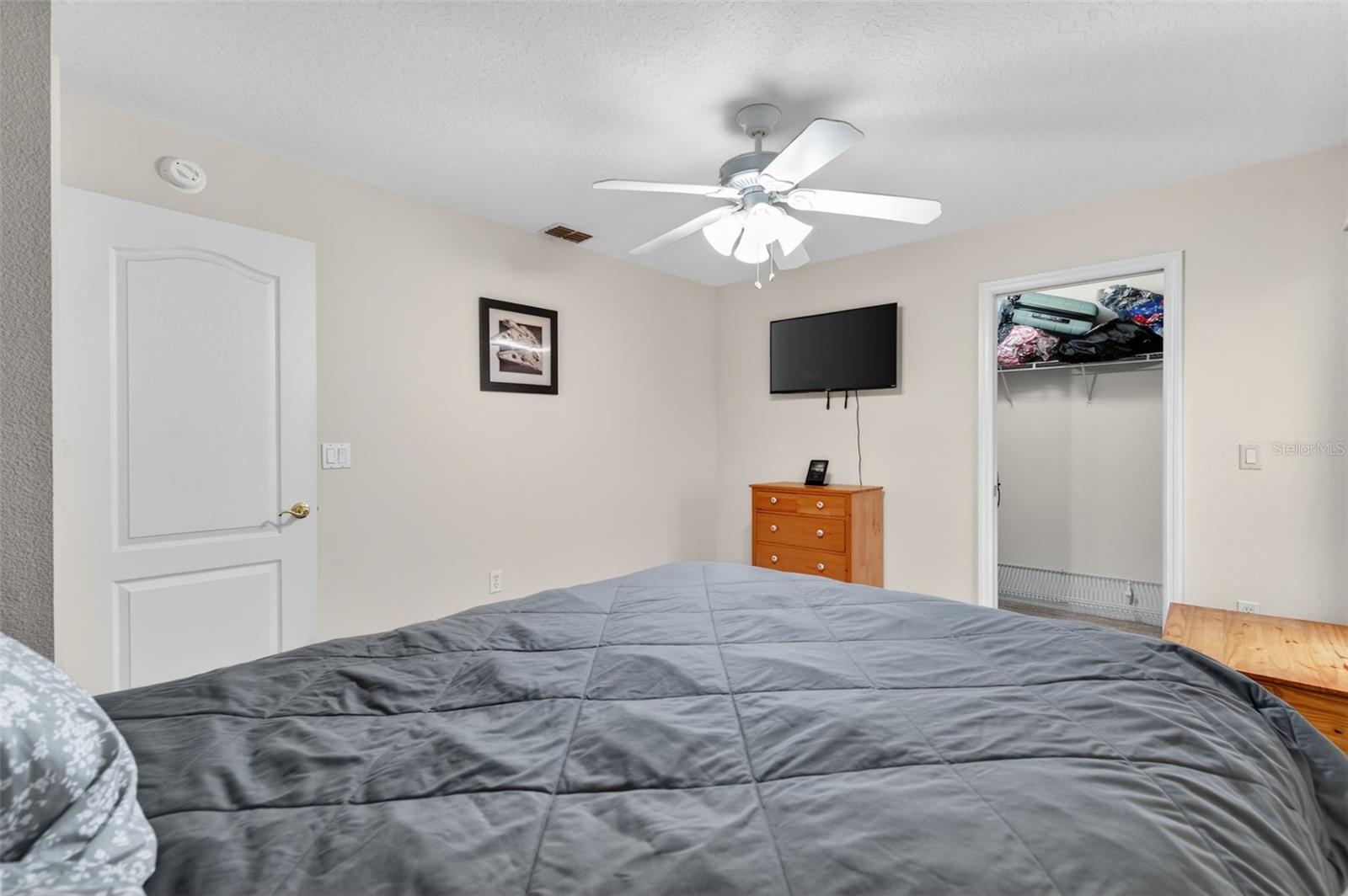 Listing photo id 35 for 4156 Candler Avenue