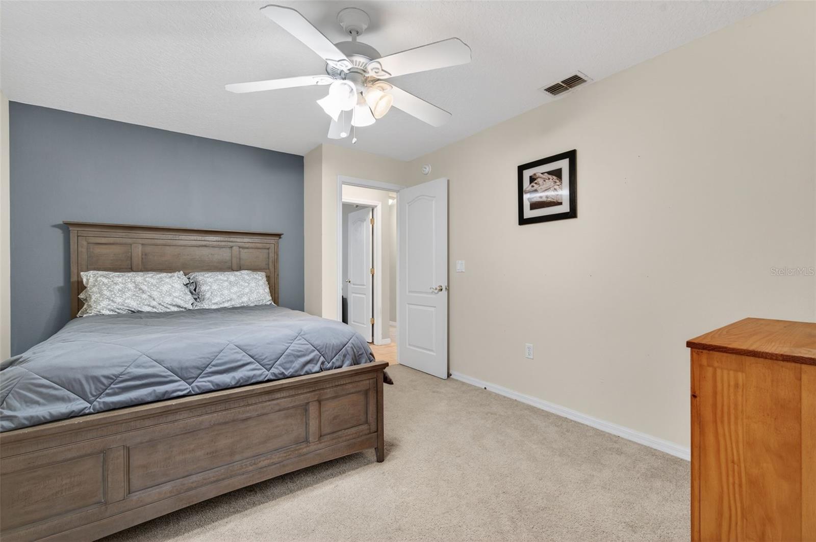 Listing photo id 36 for 4156 Candler Avenue