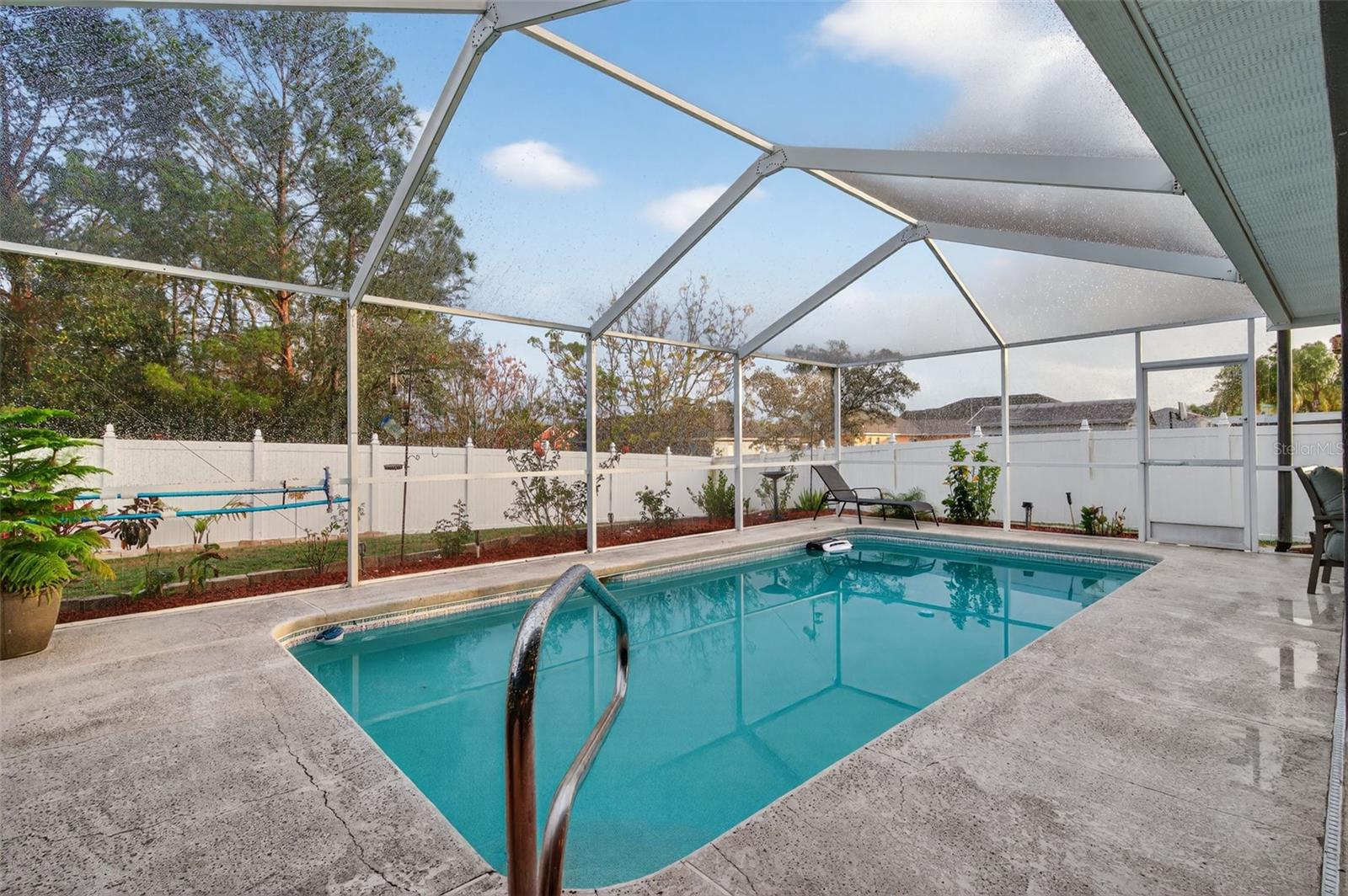 Listing photo id 40 for 4156 Candler Avenue