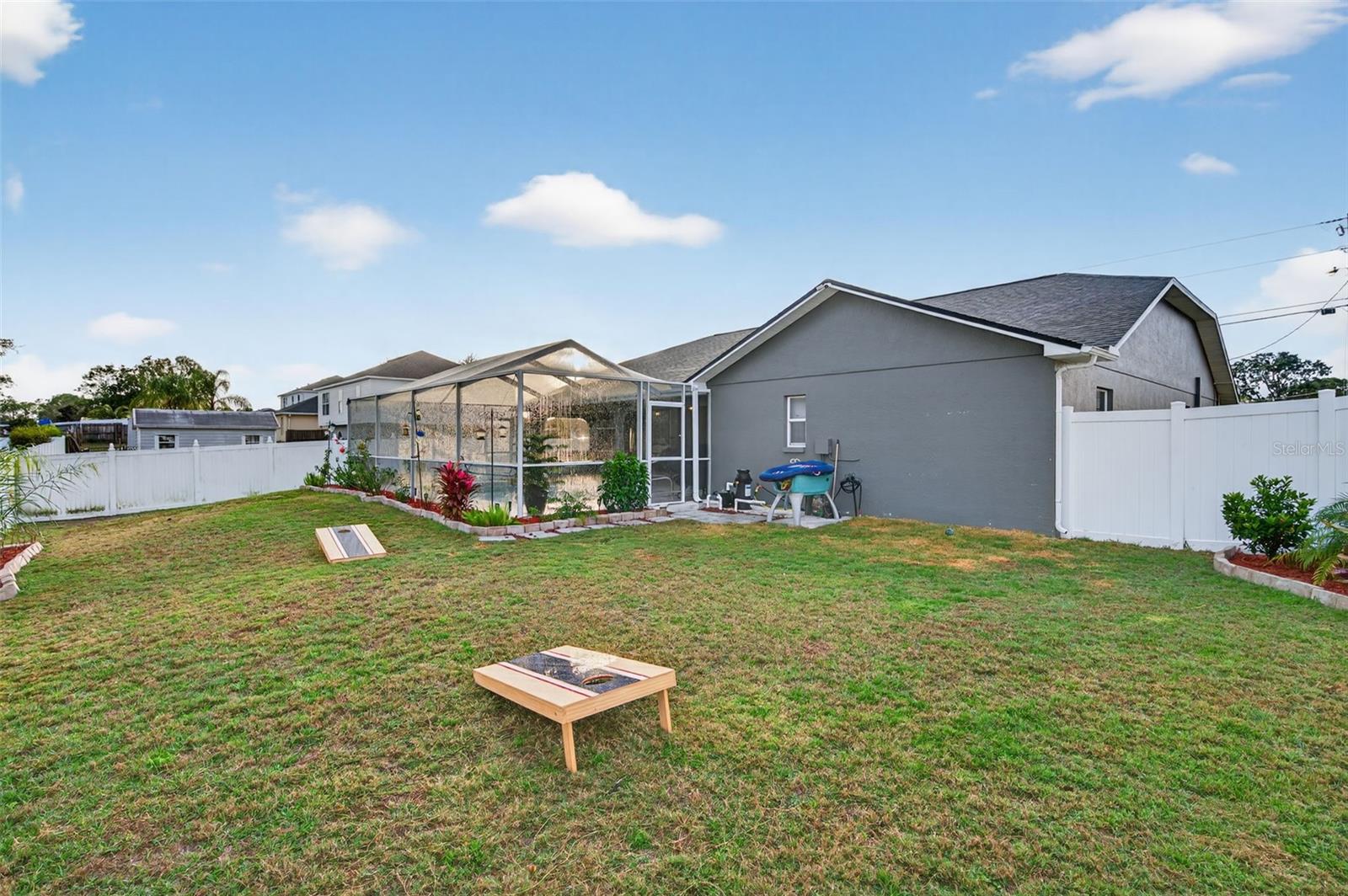 Listing photo id 51 for 4156 Candler Avenue