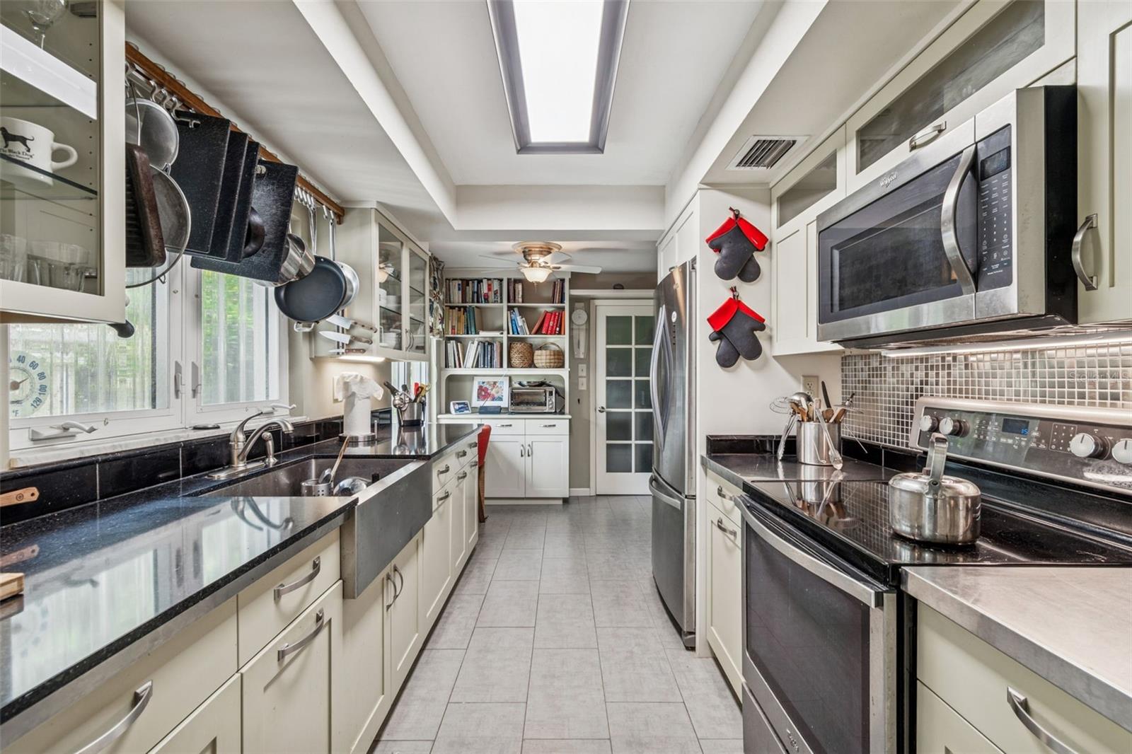 Image 14 of 66 For 1399 Embassy Drive