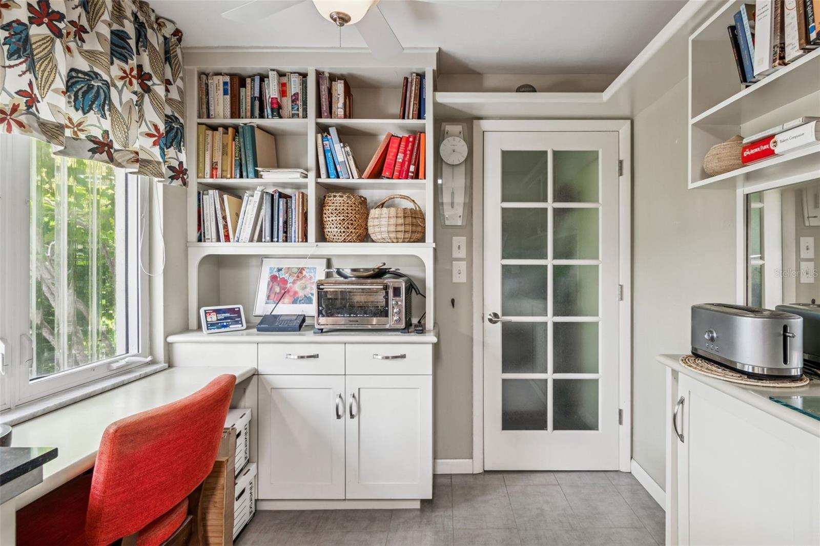 Image 20 of 66 For 1399 Embassy Drive