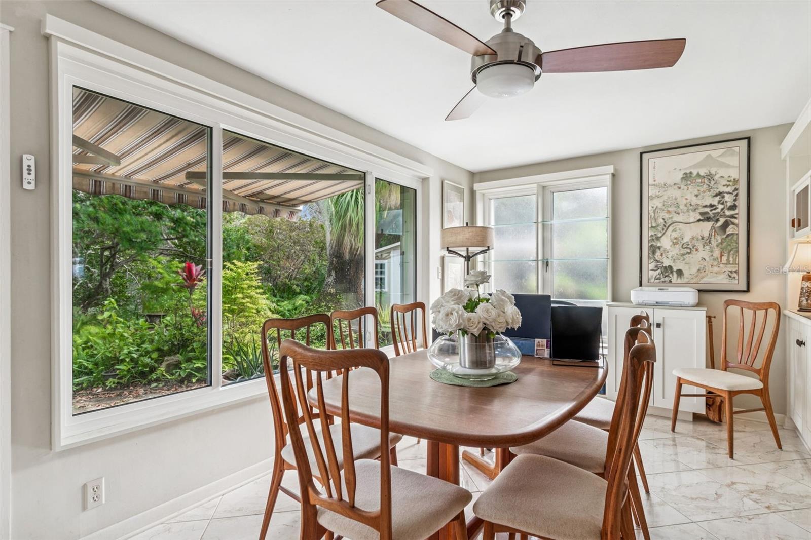 Image 25 of 66 For 1399 Embassy Drive