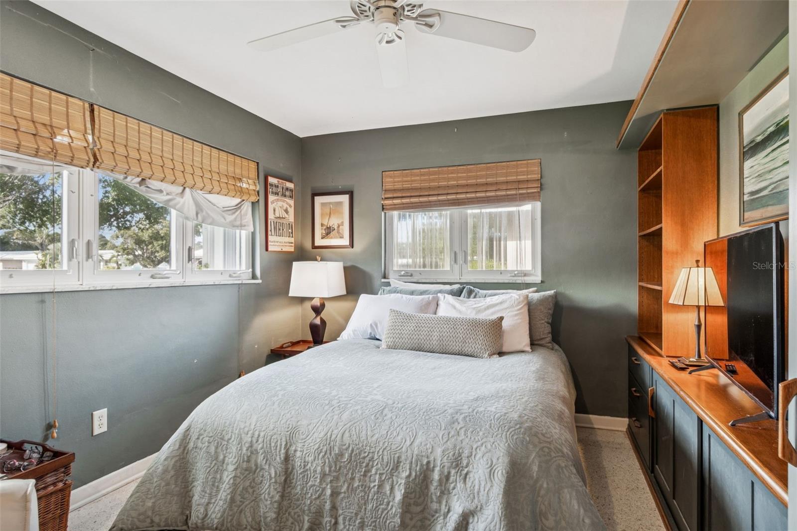 Image 27 of 66 For 1399 Embassy Drive