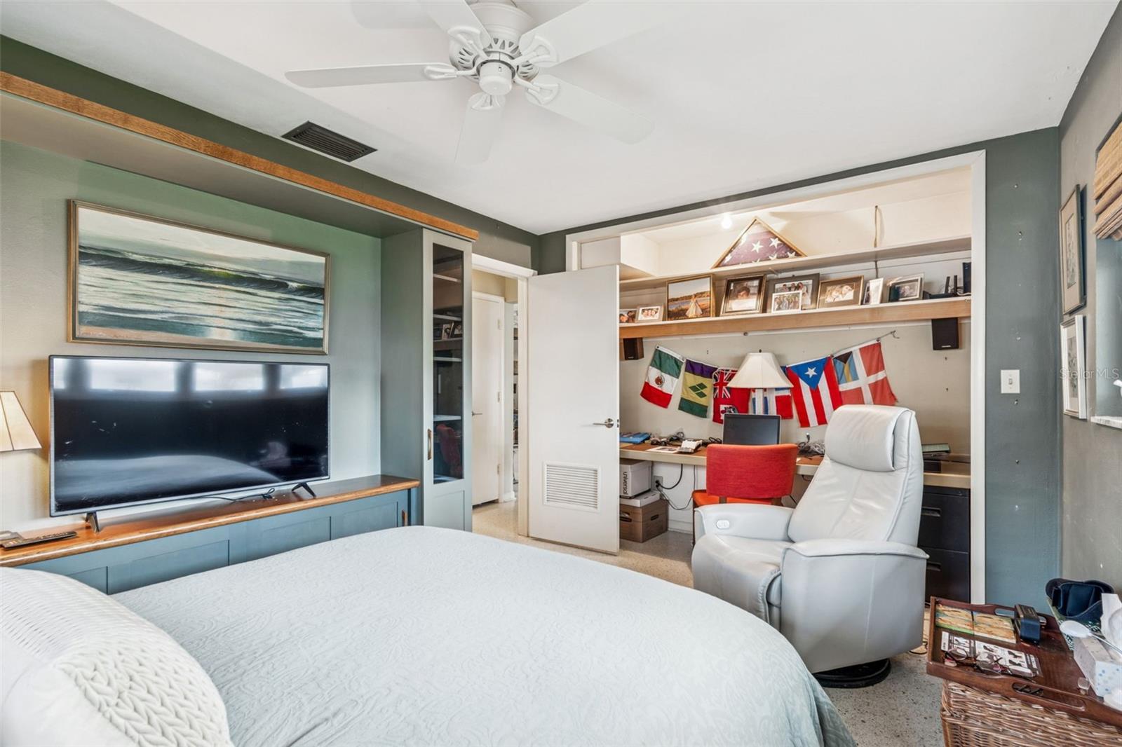 Image 29 of 66 For 1399 Embassy Drive