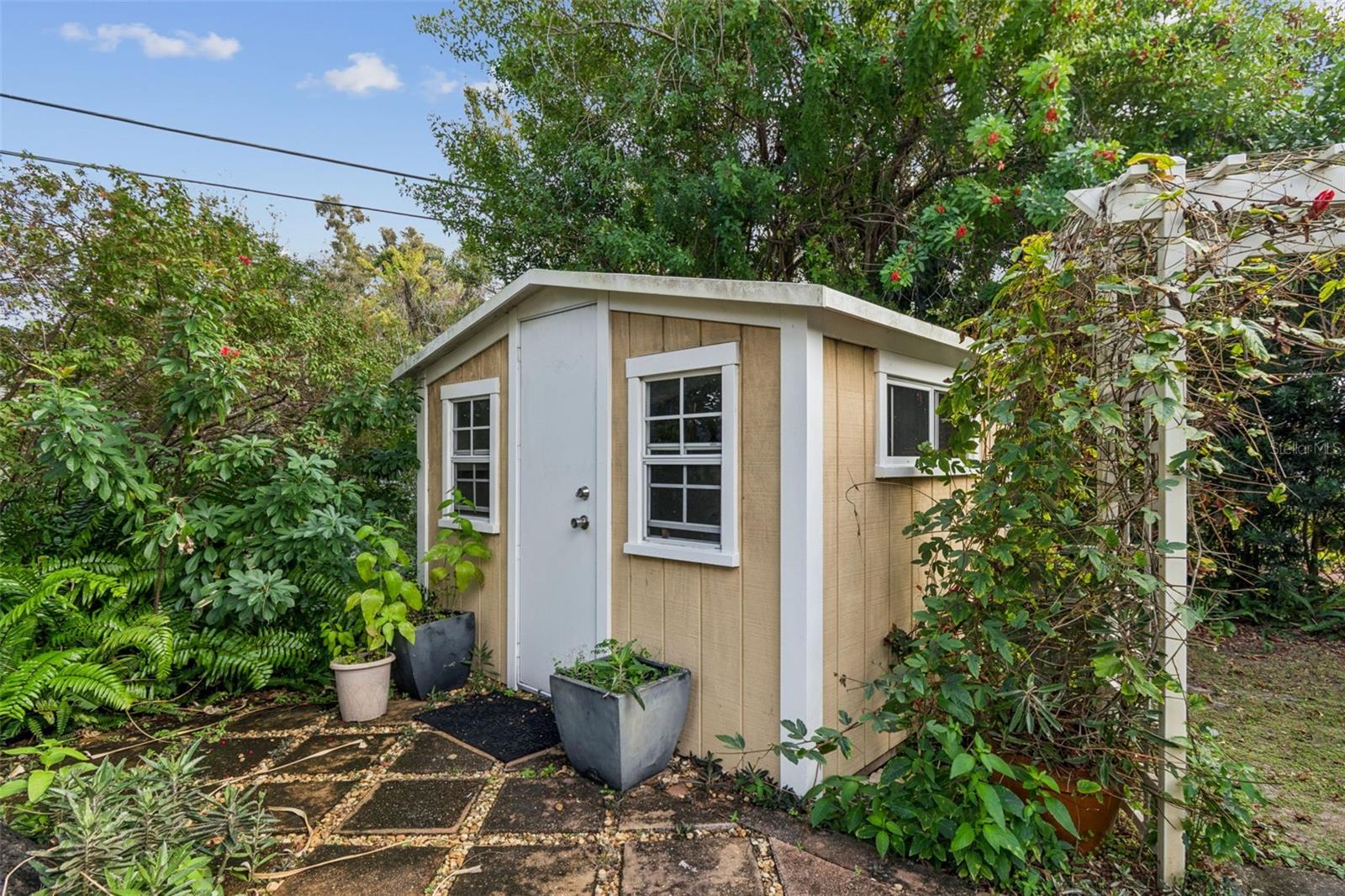 Image 42 of 66 For 1399 Embassy Drive