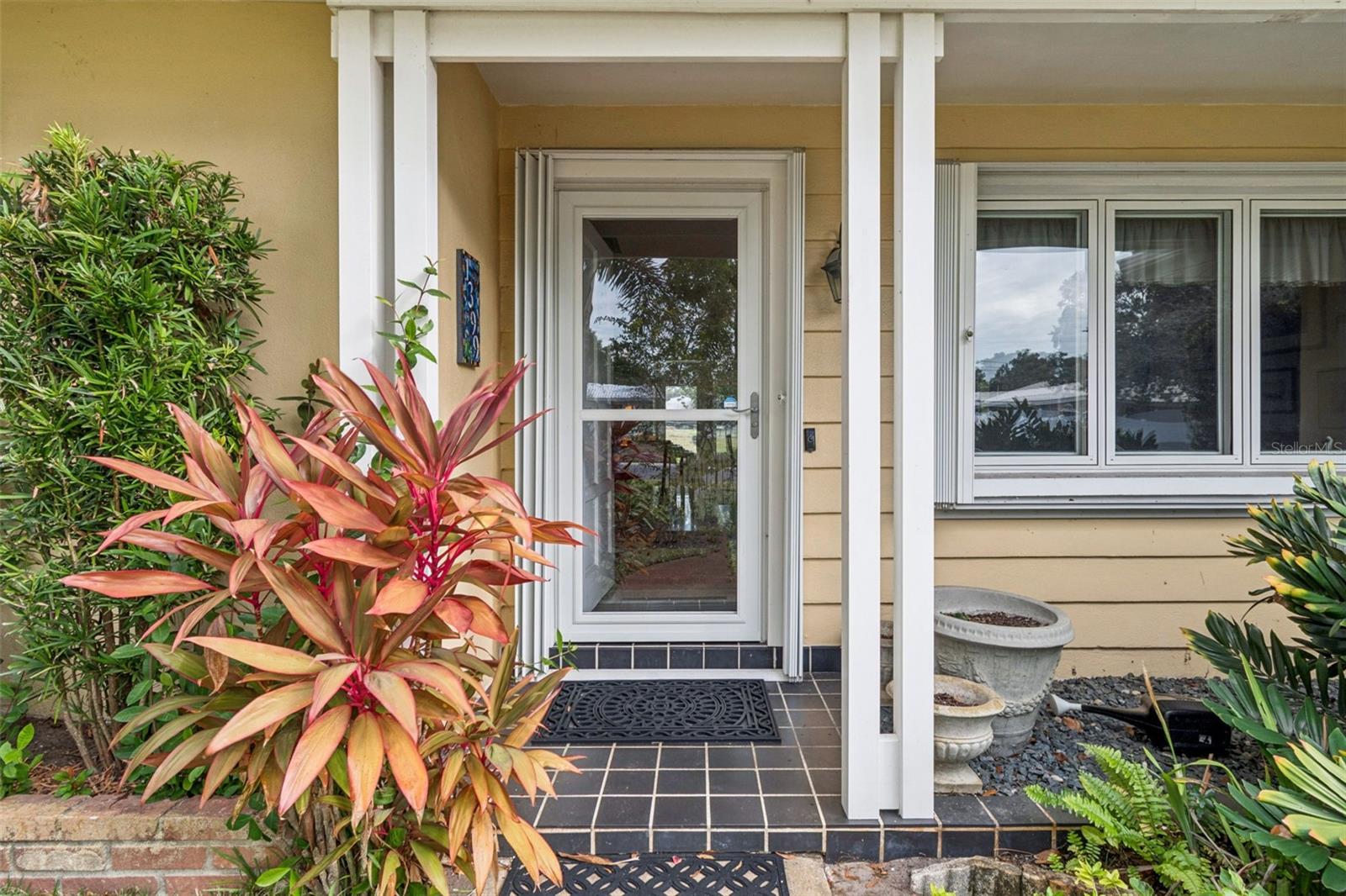 Image 5 of 66 For 1399 Embassy Drive